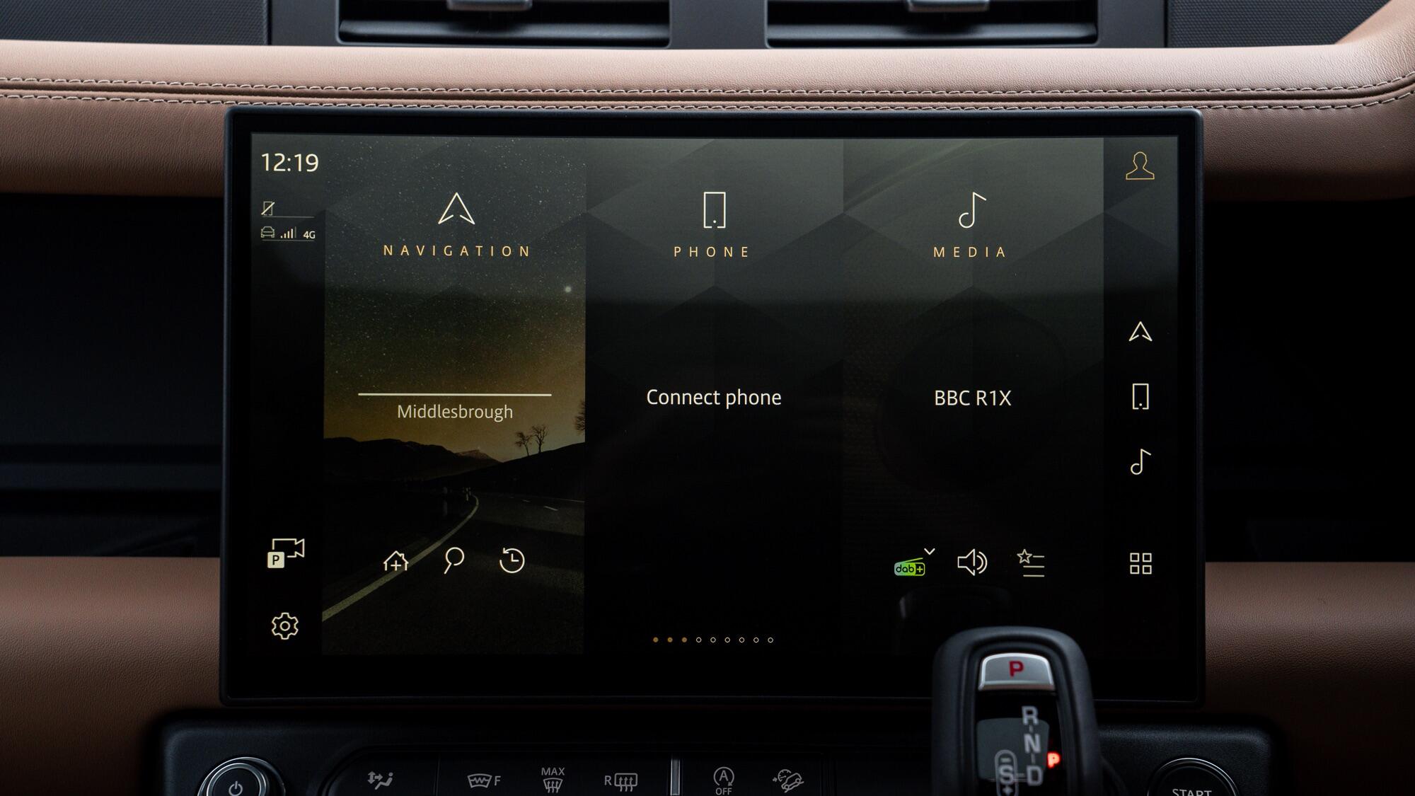Land Rover Defender view 23
