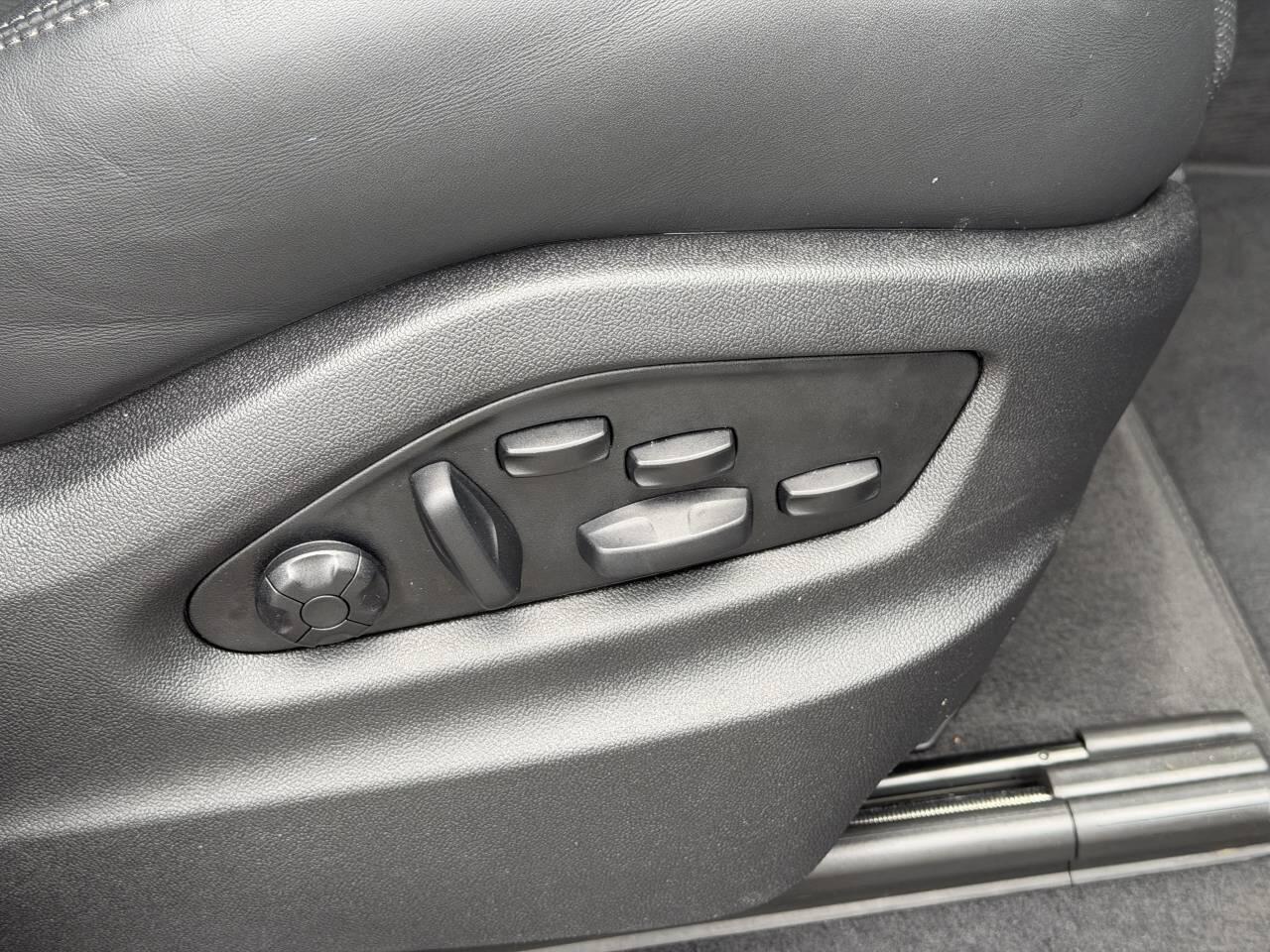 Porsche Cayenne view 31