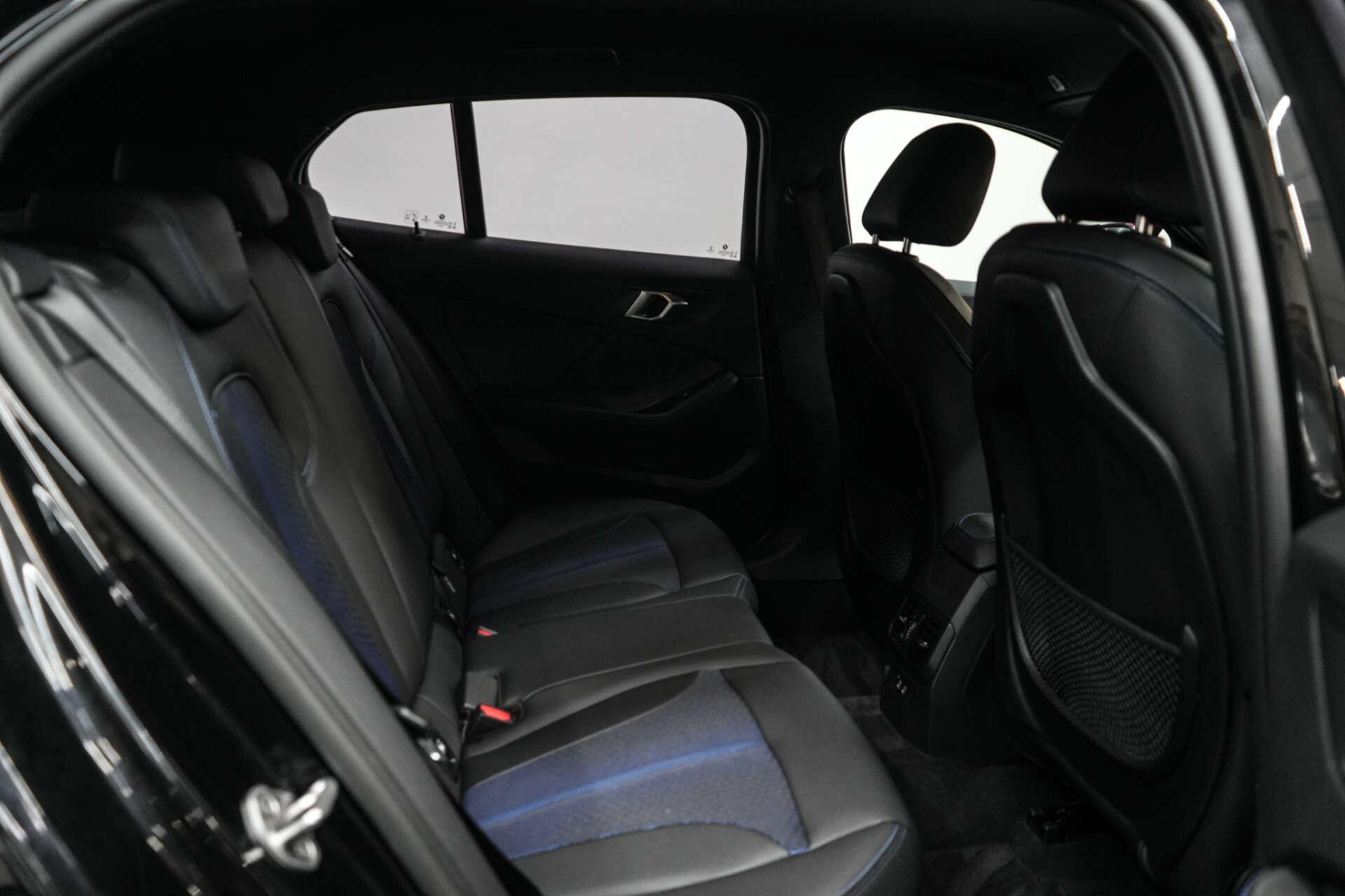 BMW 1 Series view 20