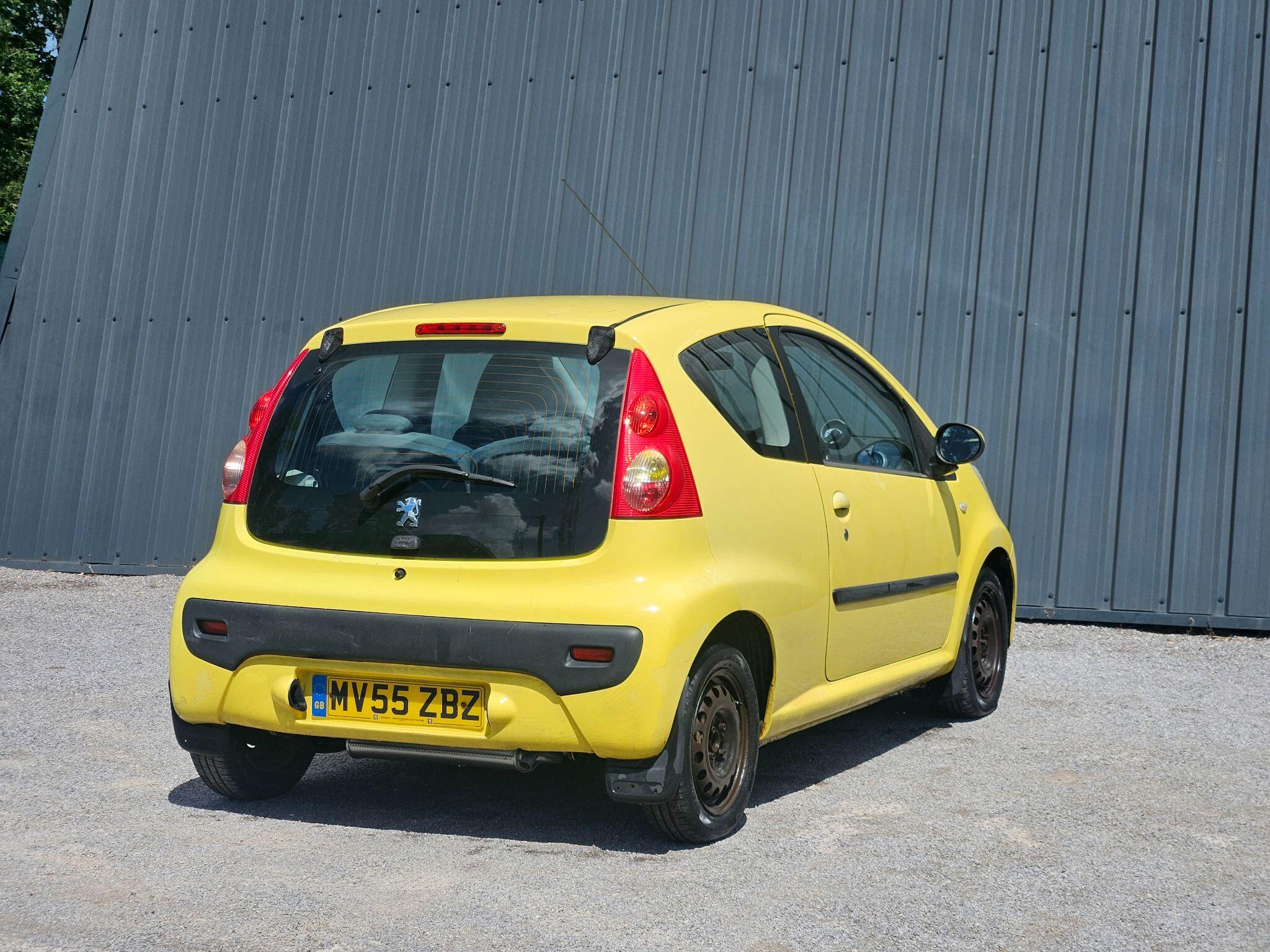 2005 Peugeot 107 image 9
