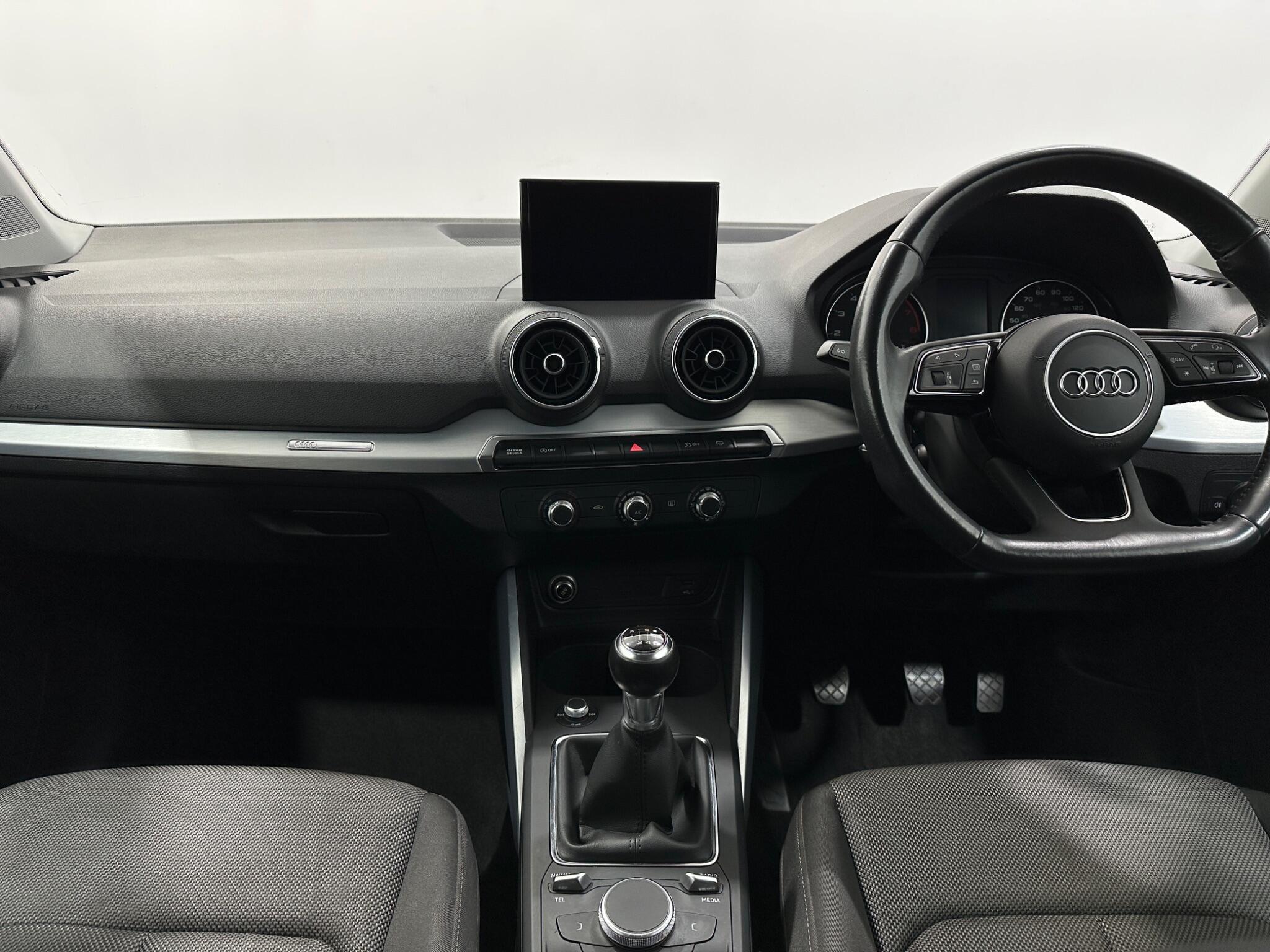 Audi Q2 view 20
