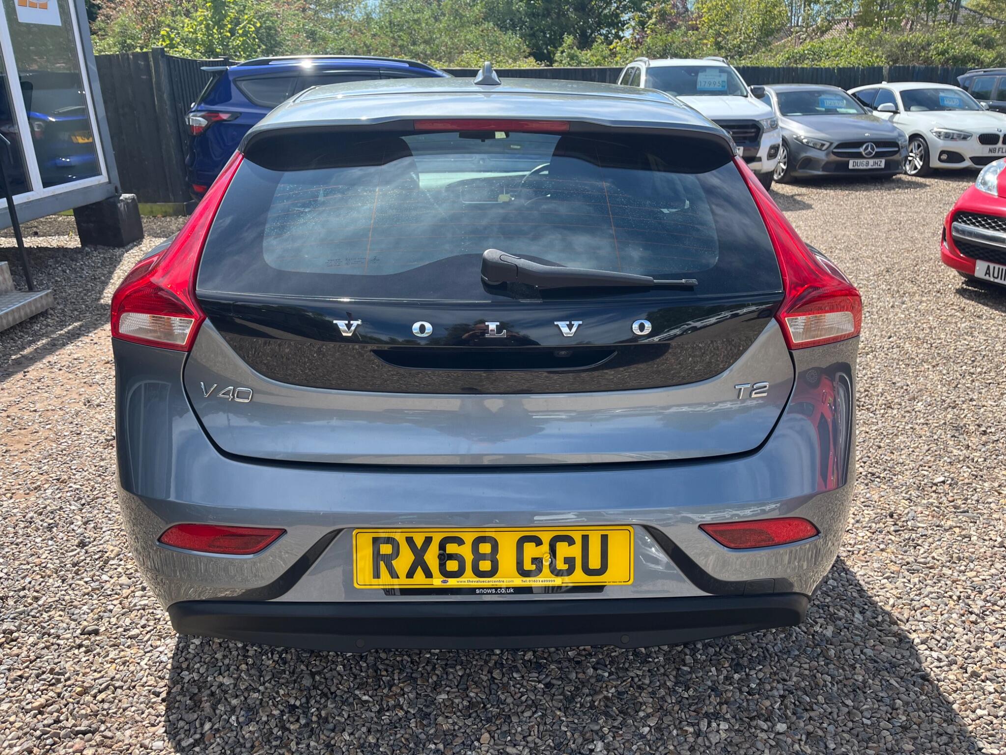 Volvo V40 view 5