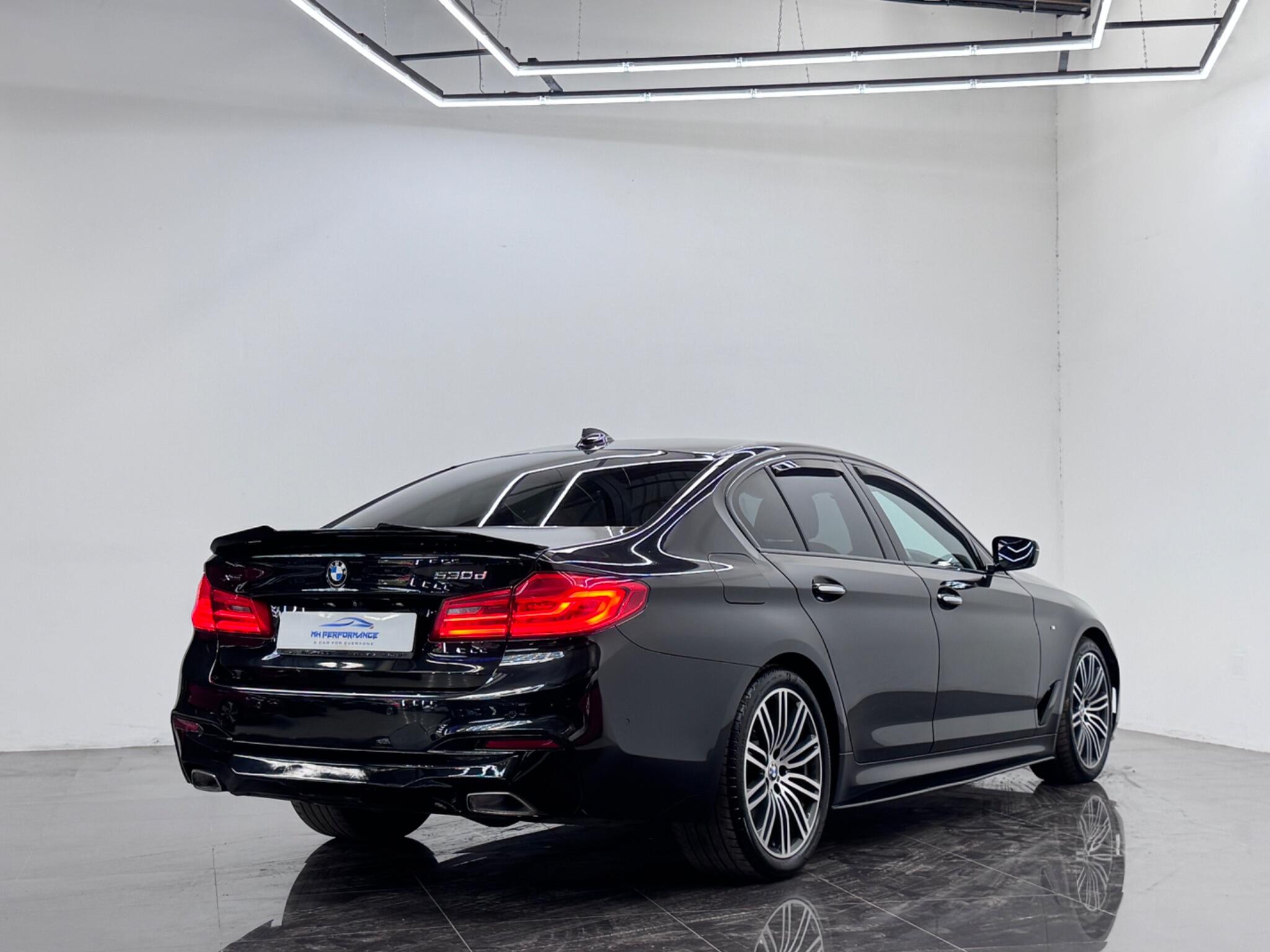 BMW 5 Series view 26
