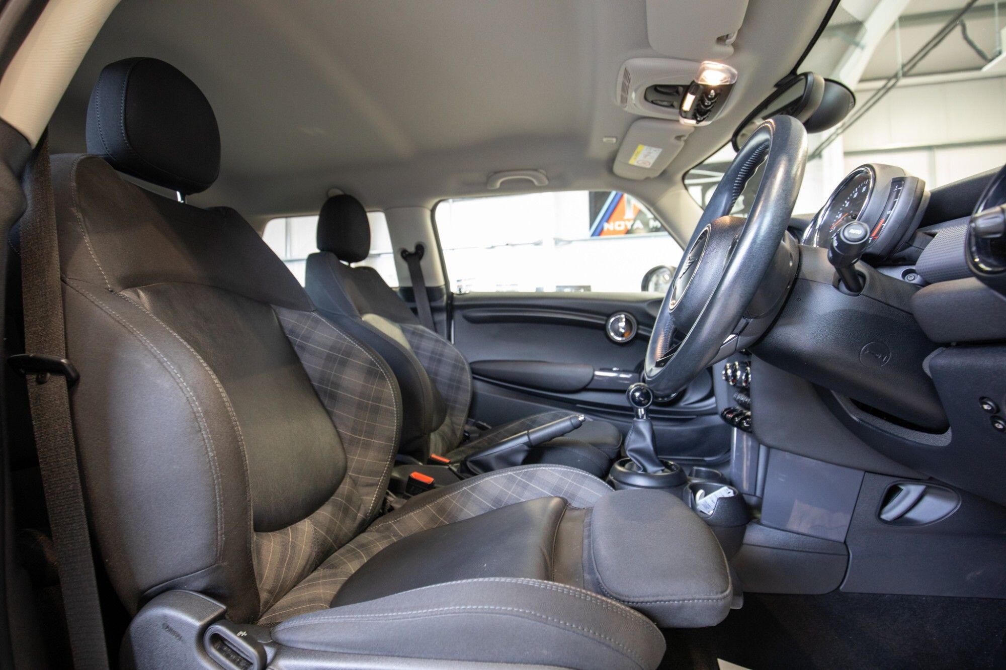 Mini Hatch view 3