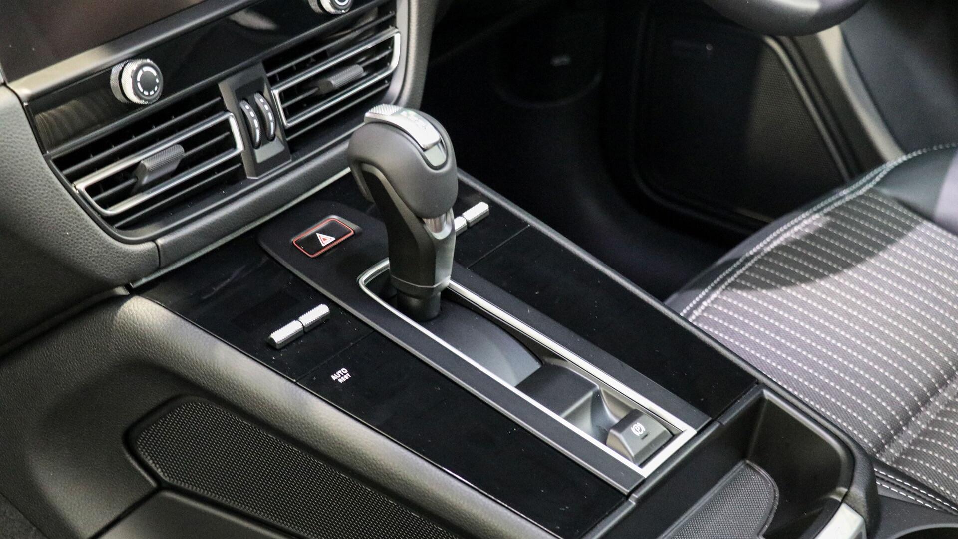 Porsche Macan view 11