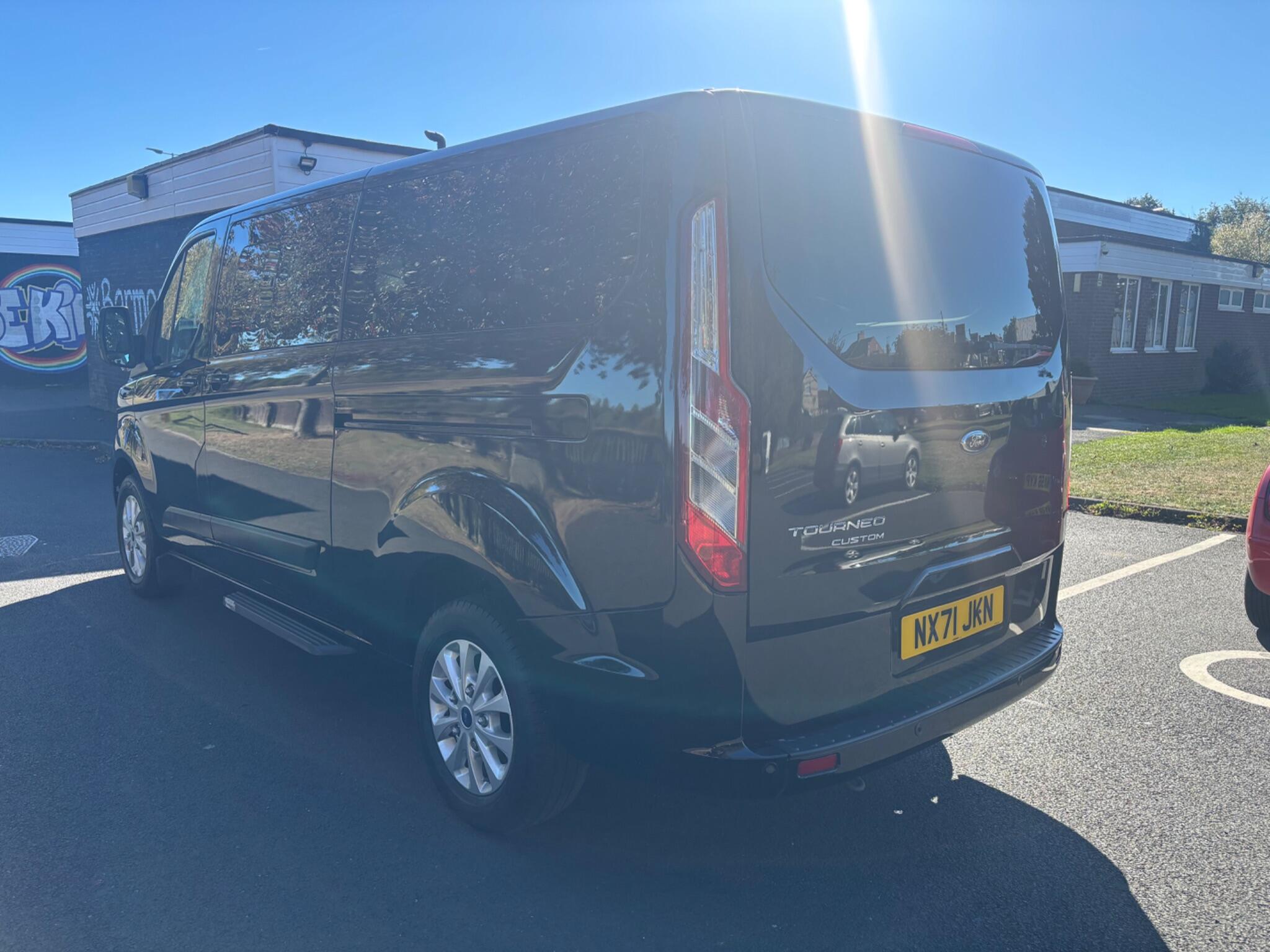 Ford Tourneo Custom view 5
