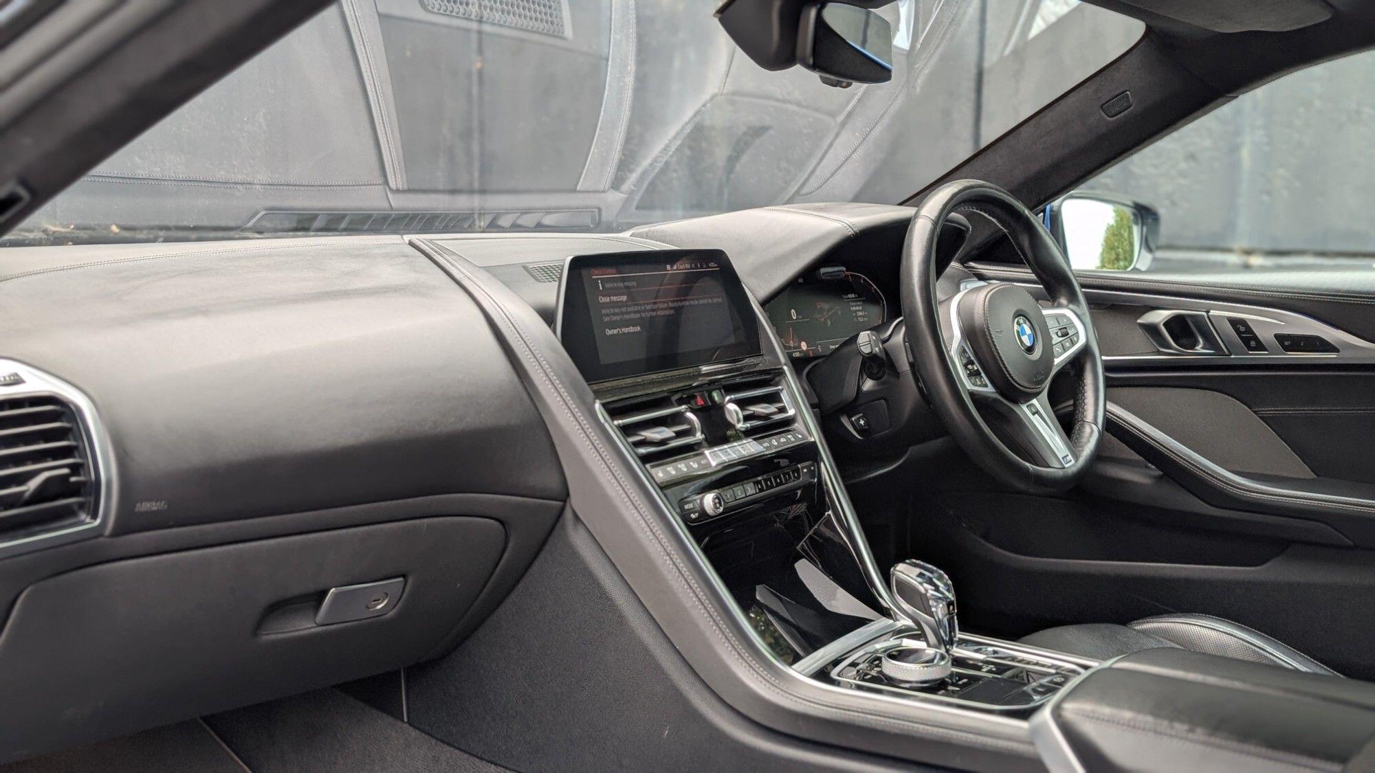 BMW 8 Series view 11