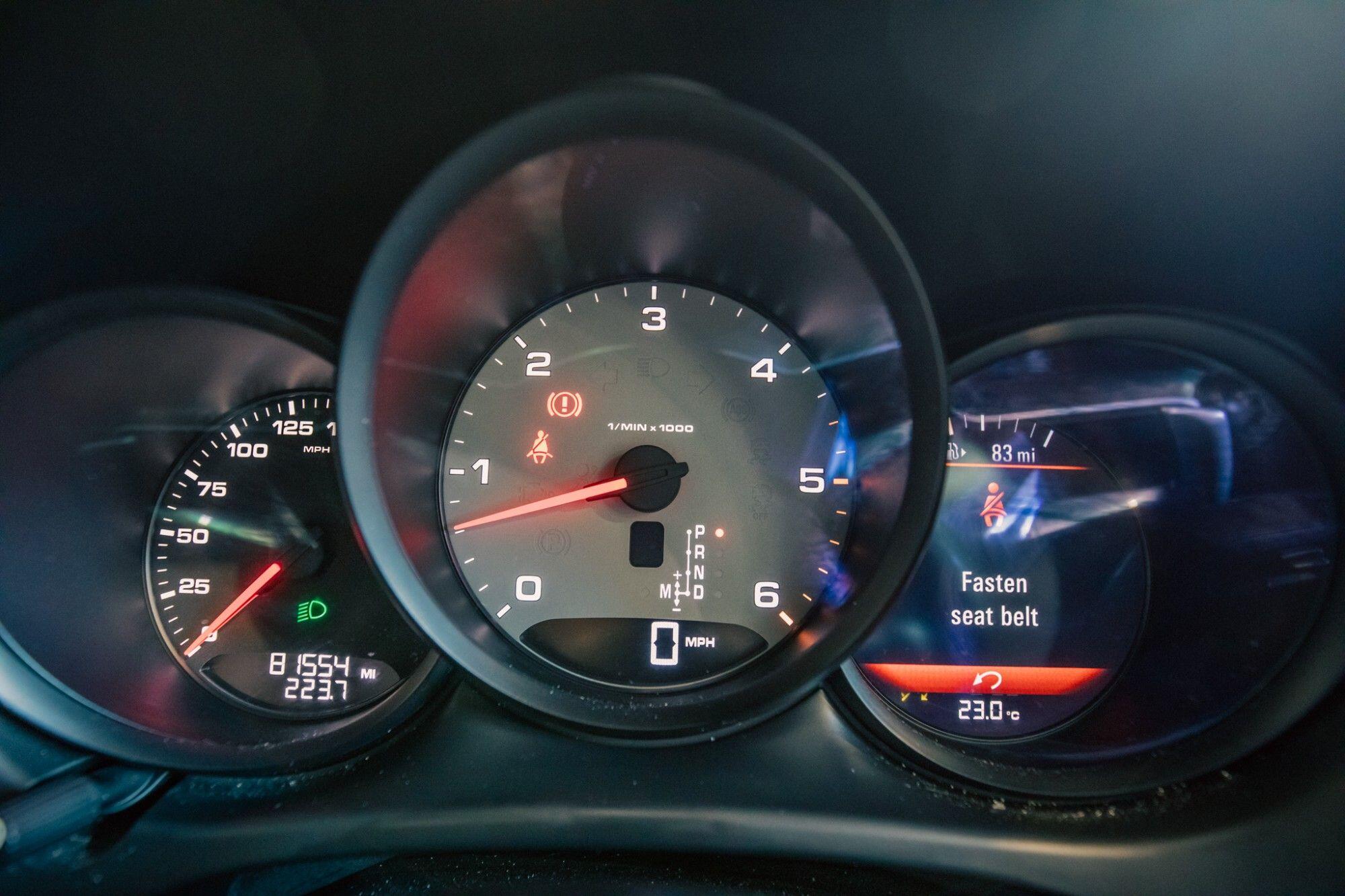 Porsche Macan view 16