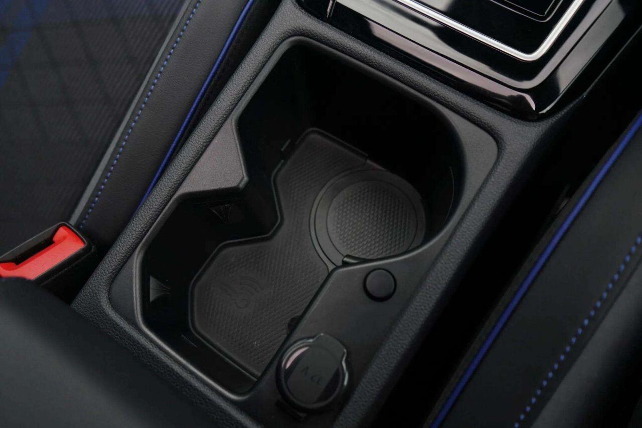Volkswagen Golf view 26