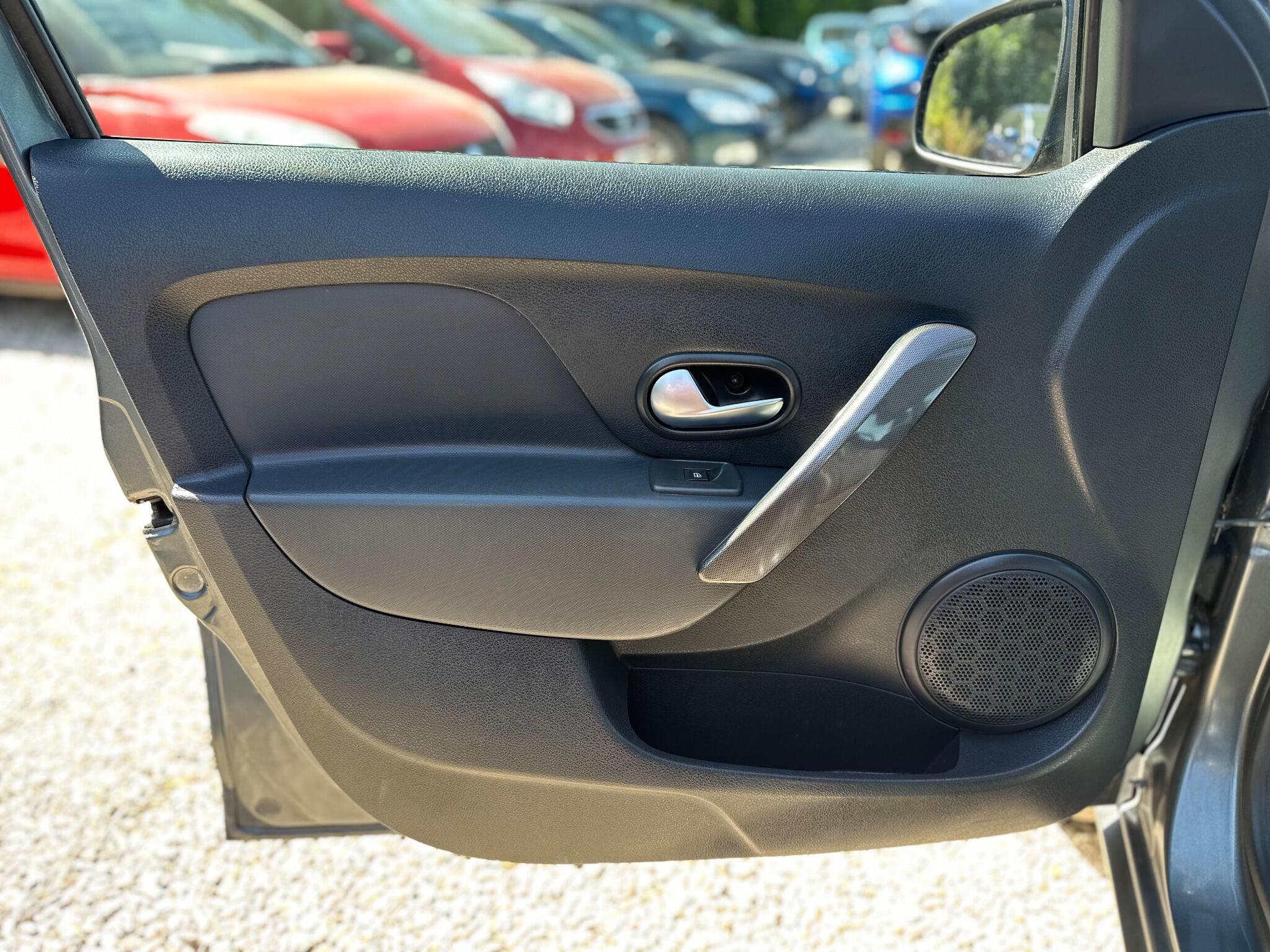 Dacia Sandero view 54