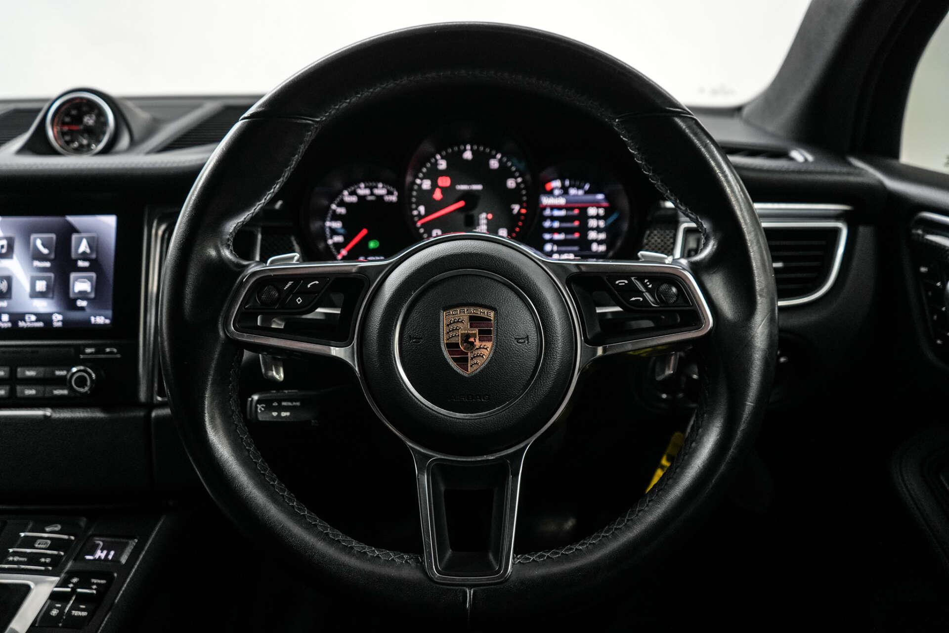 Porsche Macan view 48