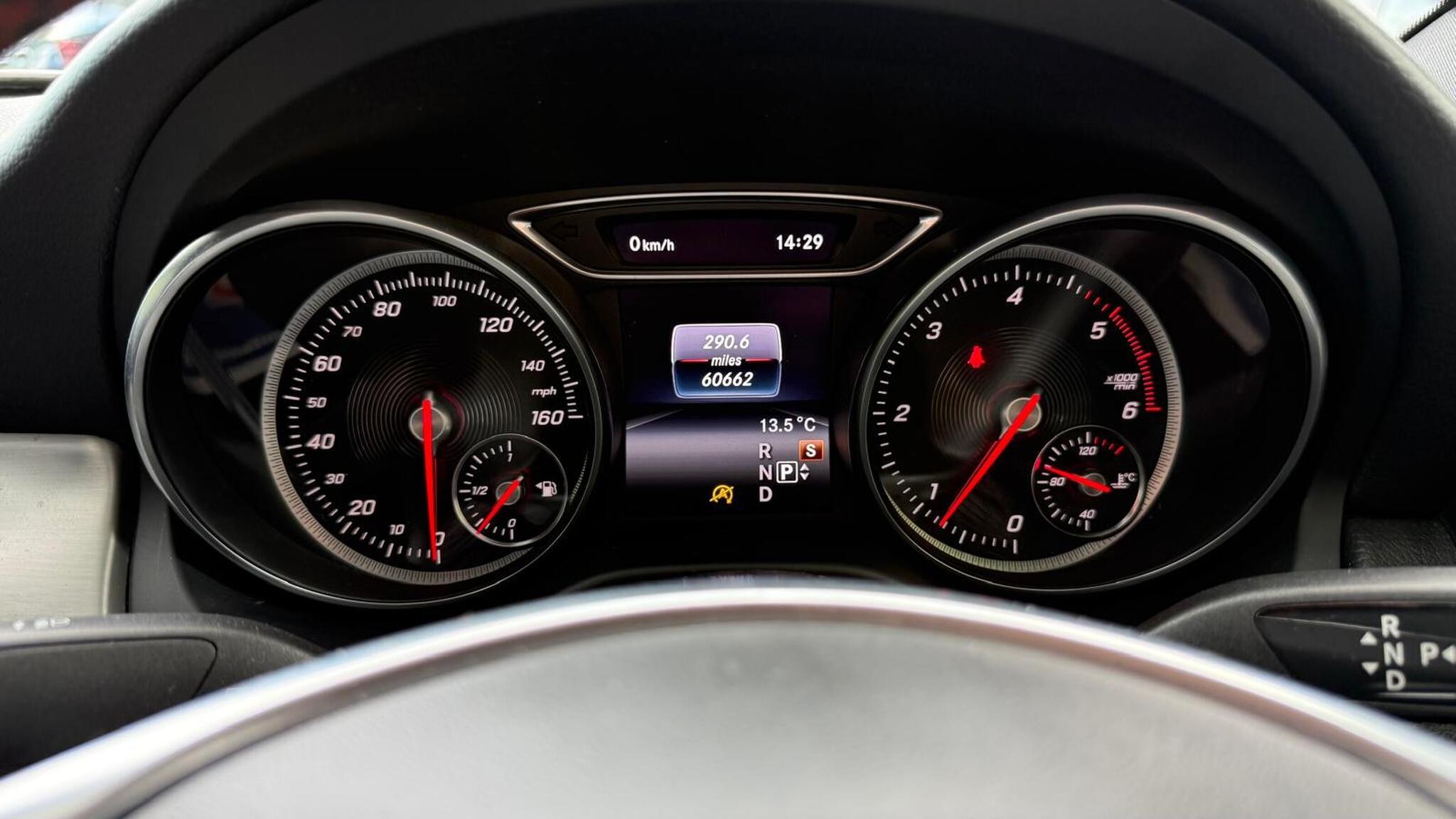Mercedes-Benz Cla view 18
