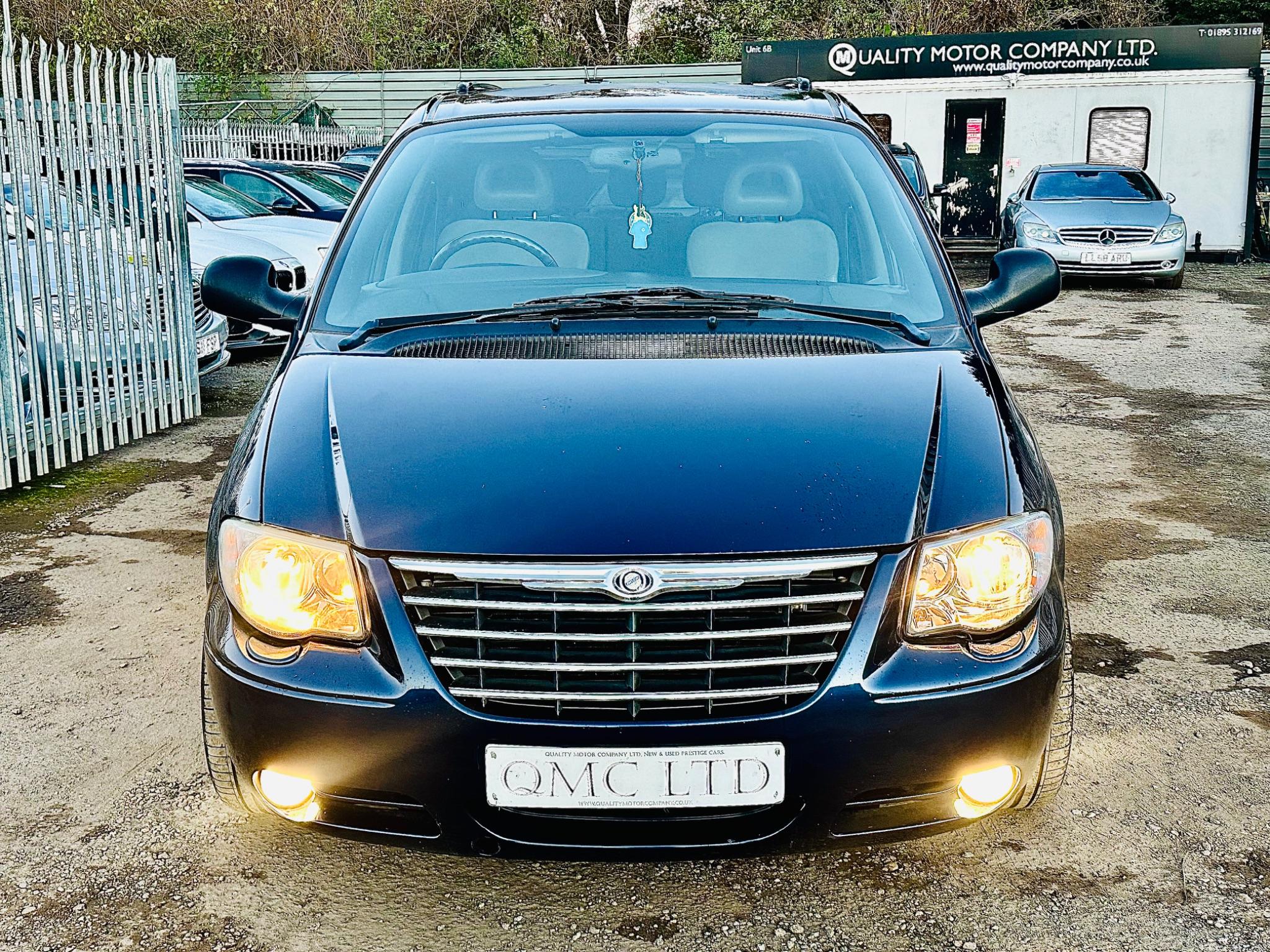 Chrysler Grand Voyager view 7