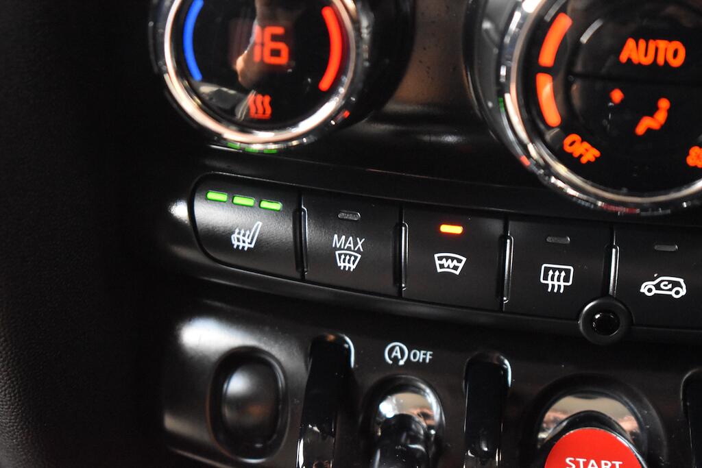 Mini Cooper view 17
