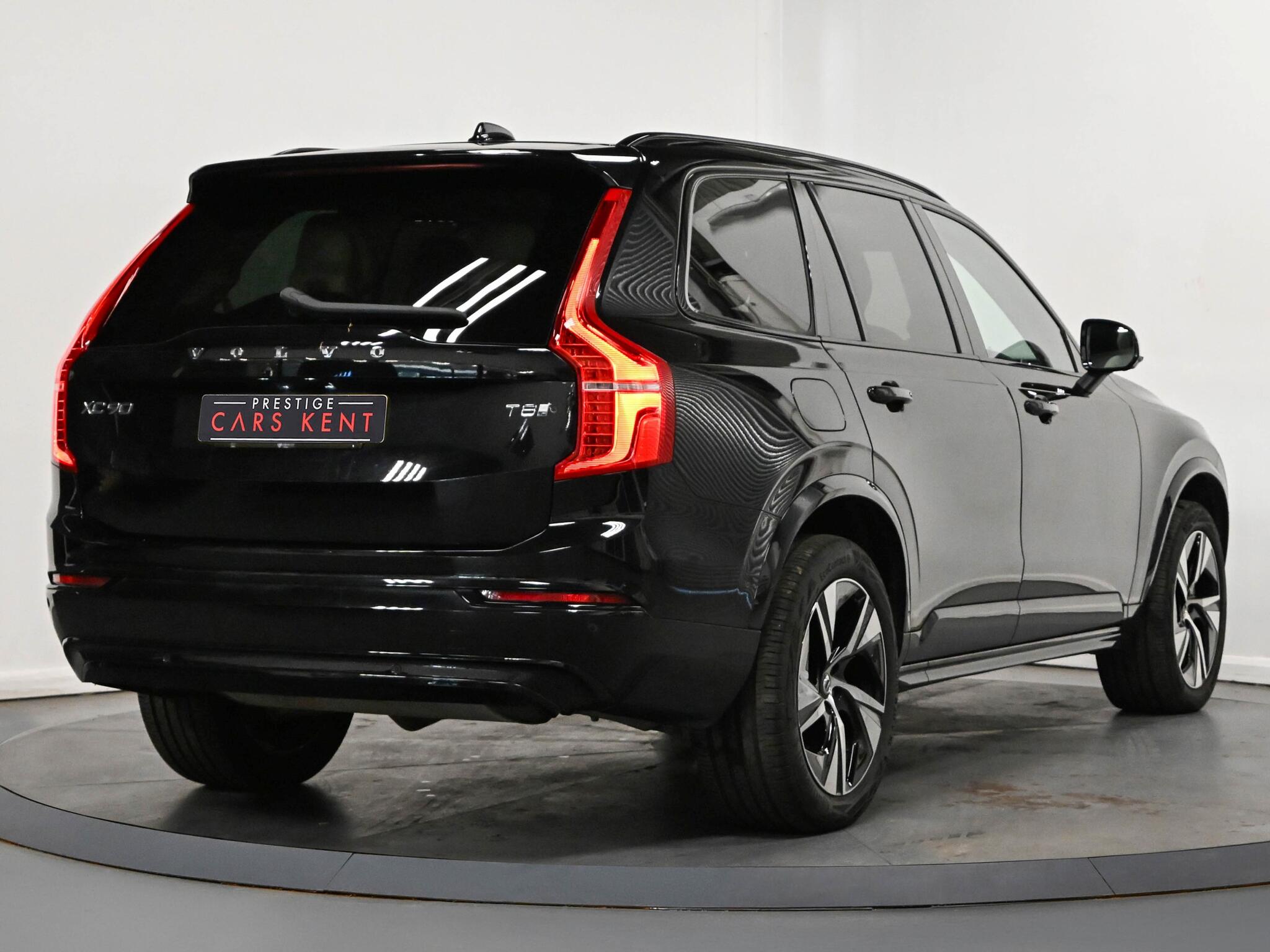 Volvo XC90 view 28
