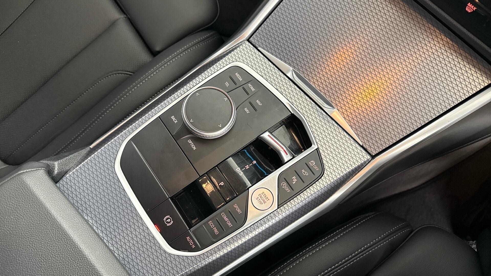 BMW 3 Series view 10