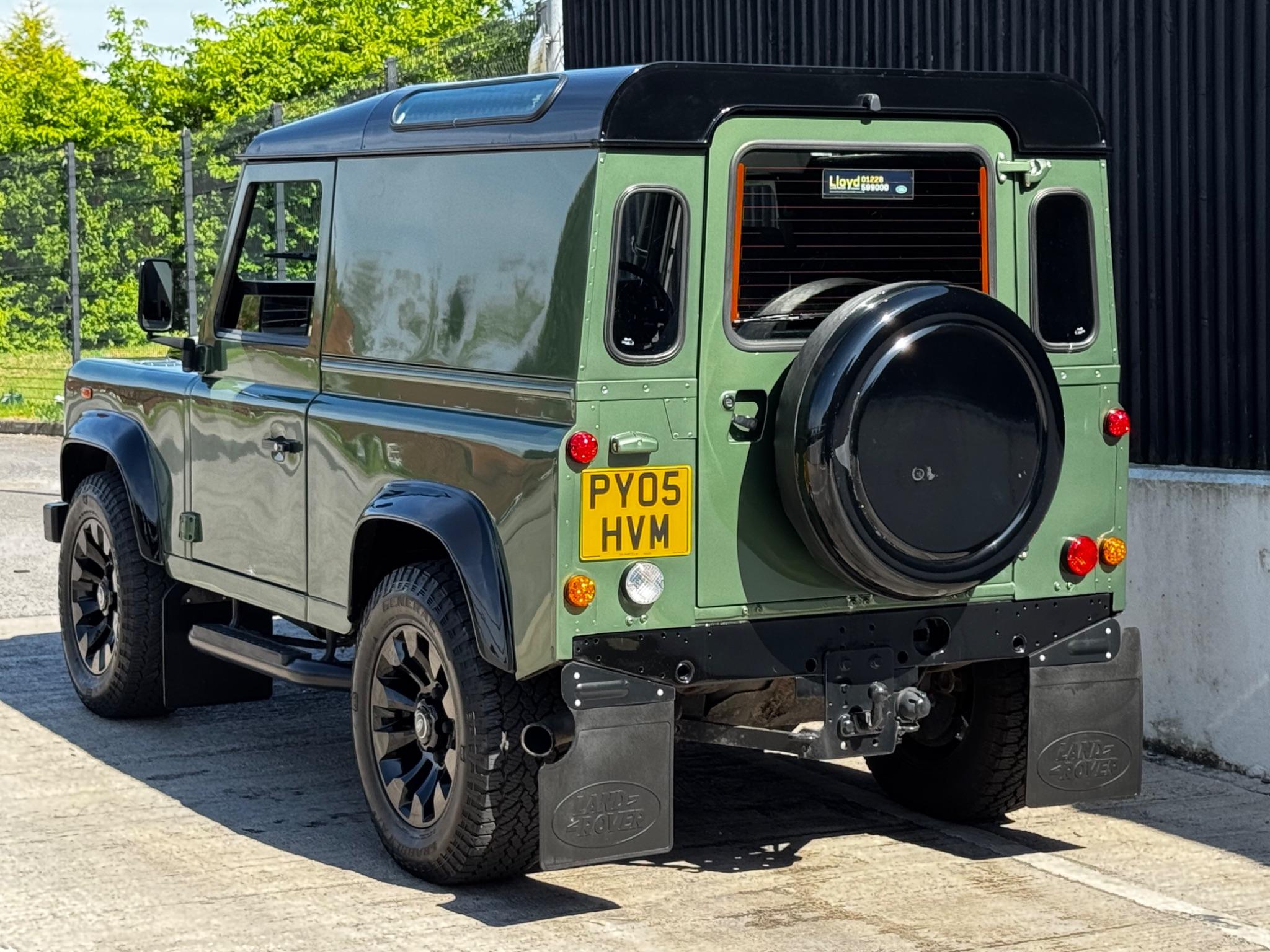 Land Rover Defender view 5