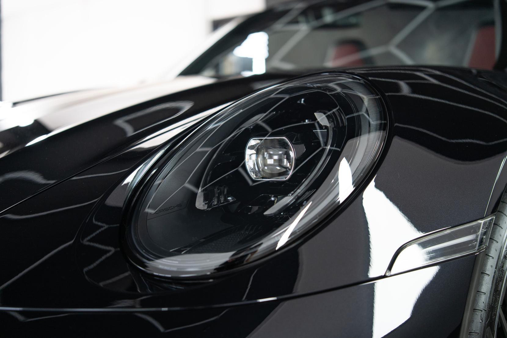 Porsche 911 view 30