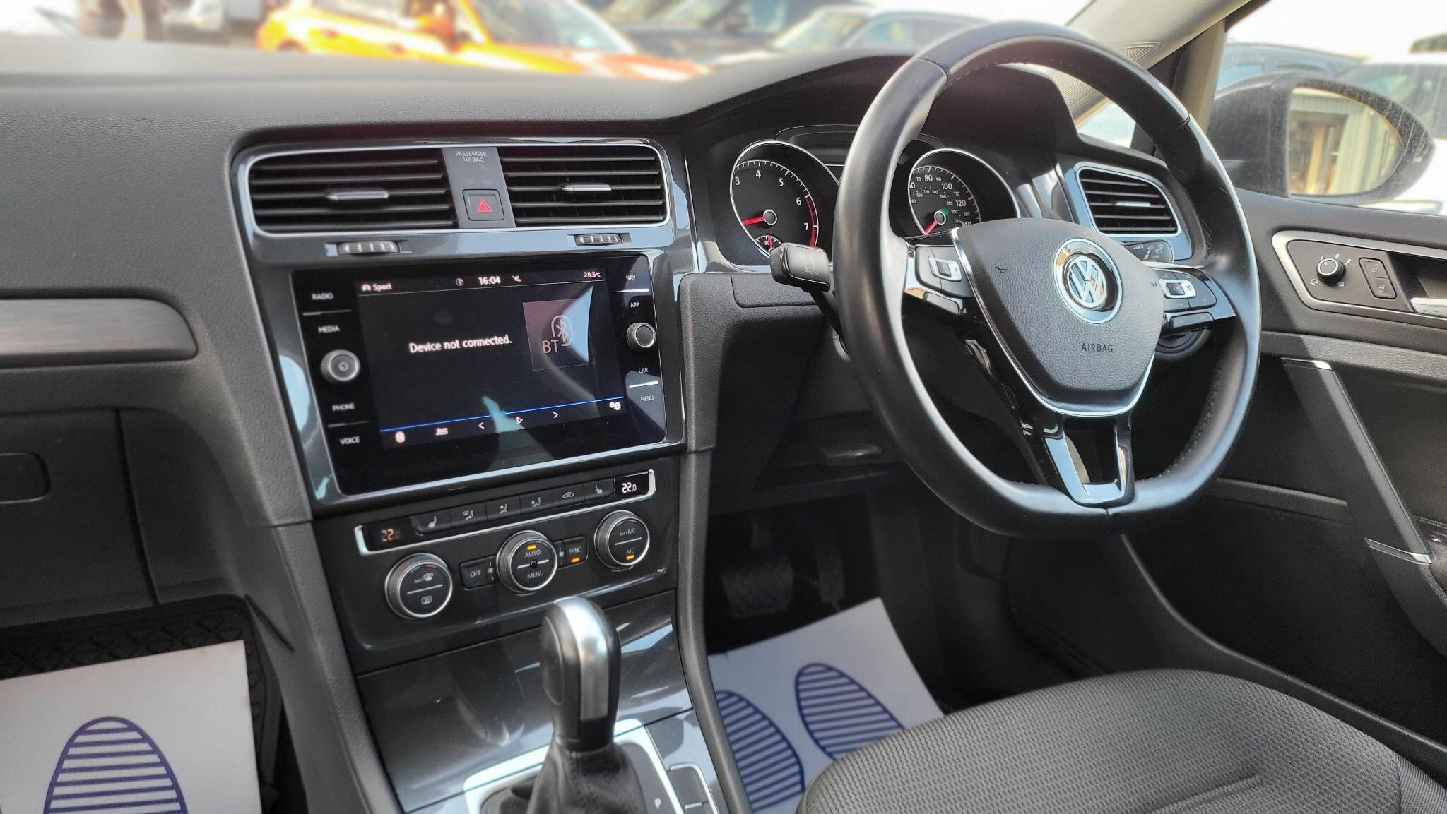 Volkswagen Golf view 13