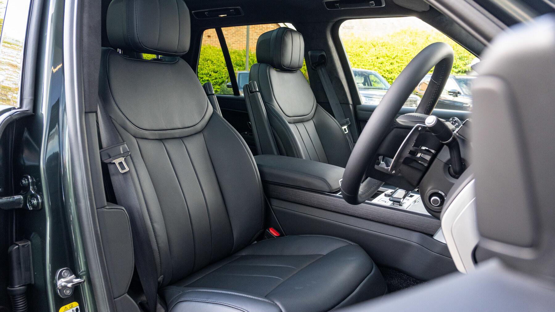 Land Rover Range Rover view 65