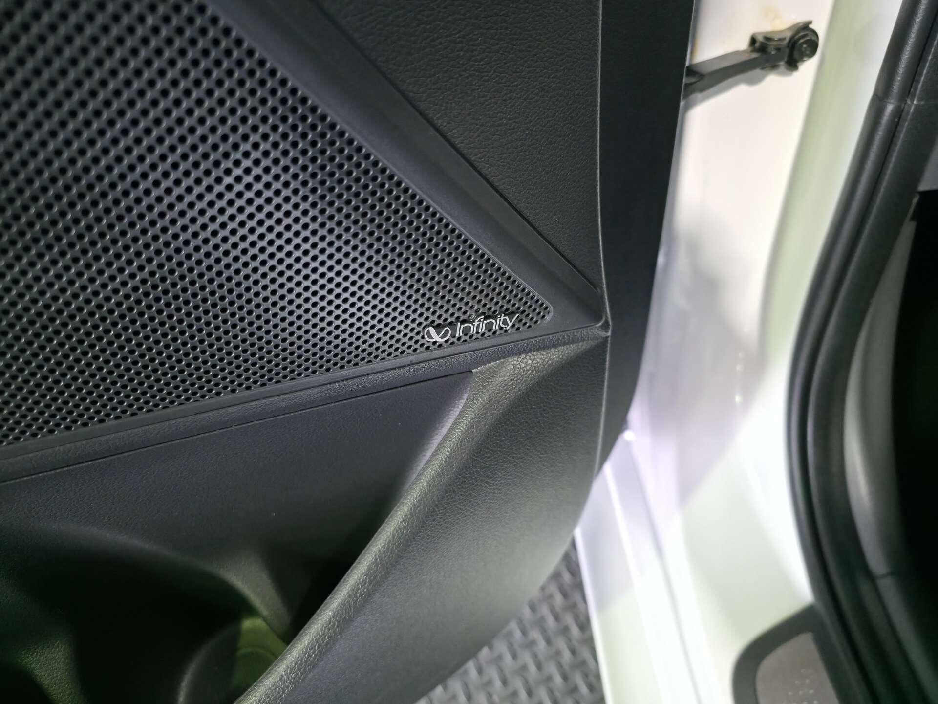Hyundai Ioniq view 68