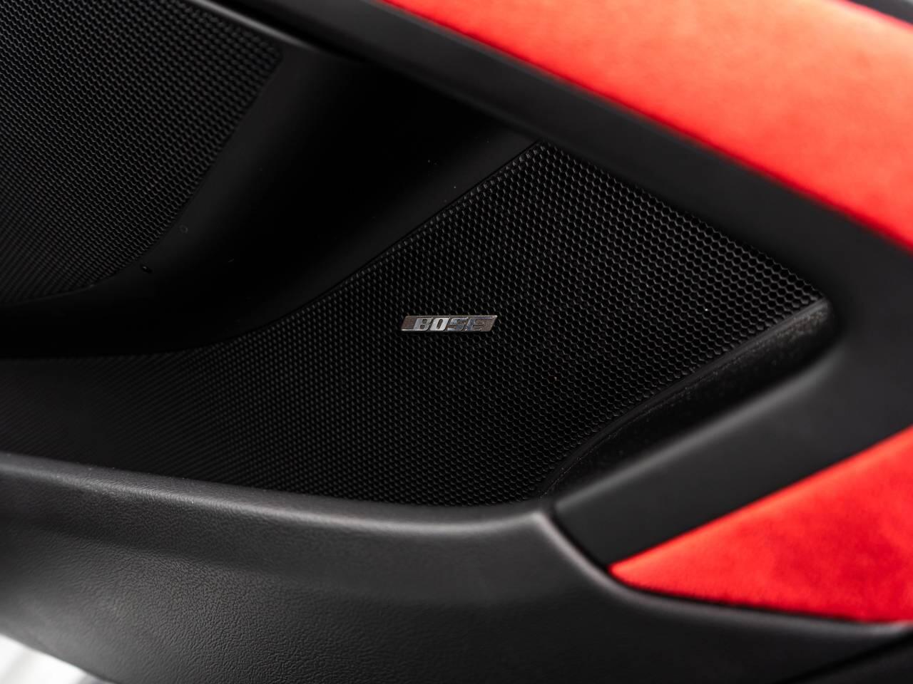 Porsche 911 view 34