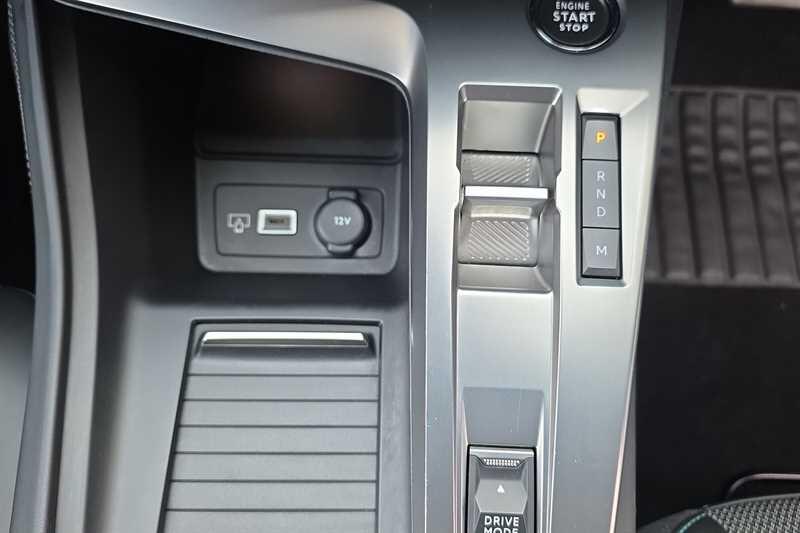 Peugeot 308 view 34