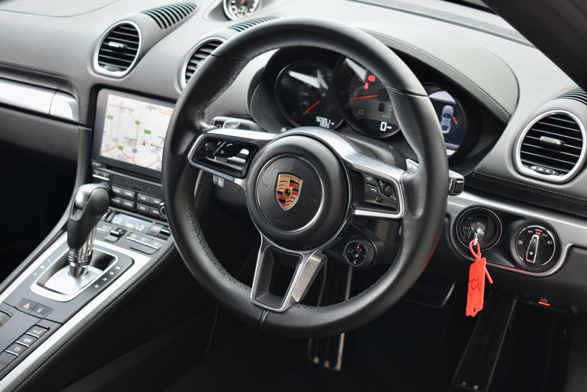 Porsche Cayman view 12
