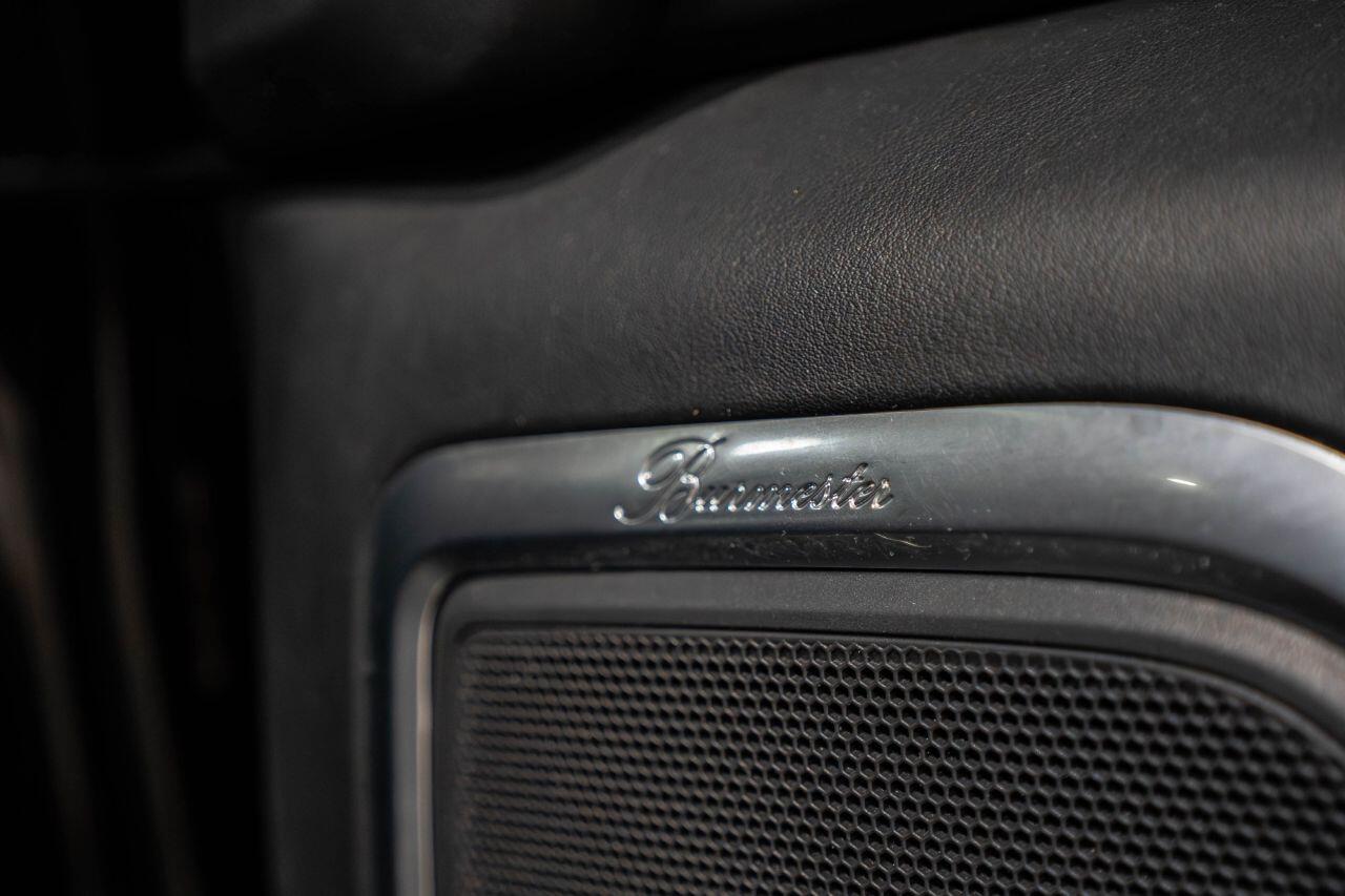 Porsche Macan view 13