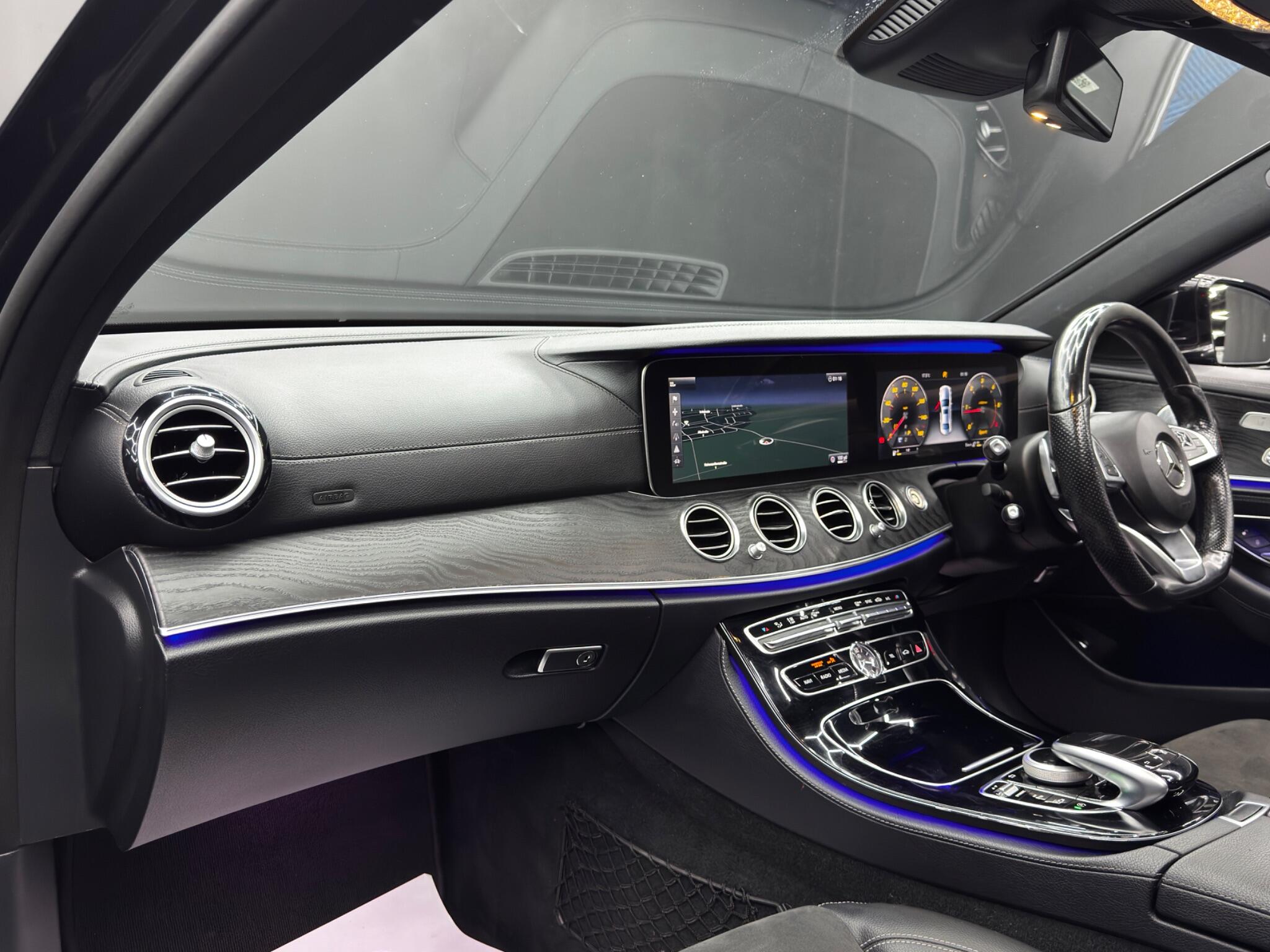 Mercedes-Benz E-Class view 12