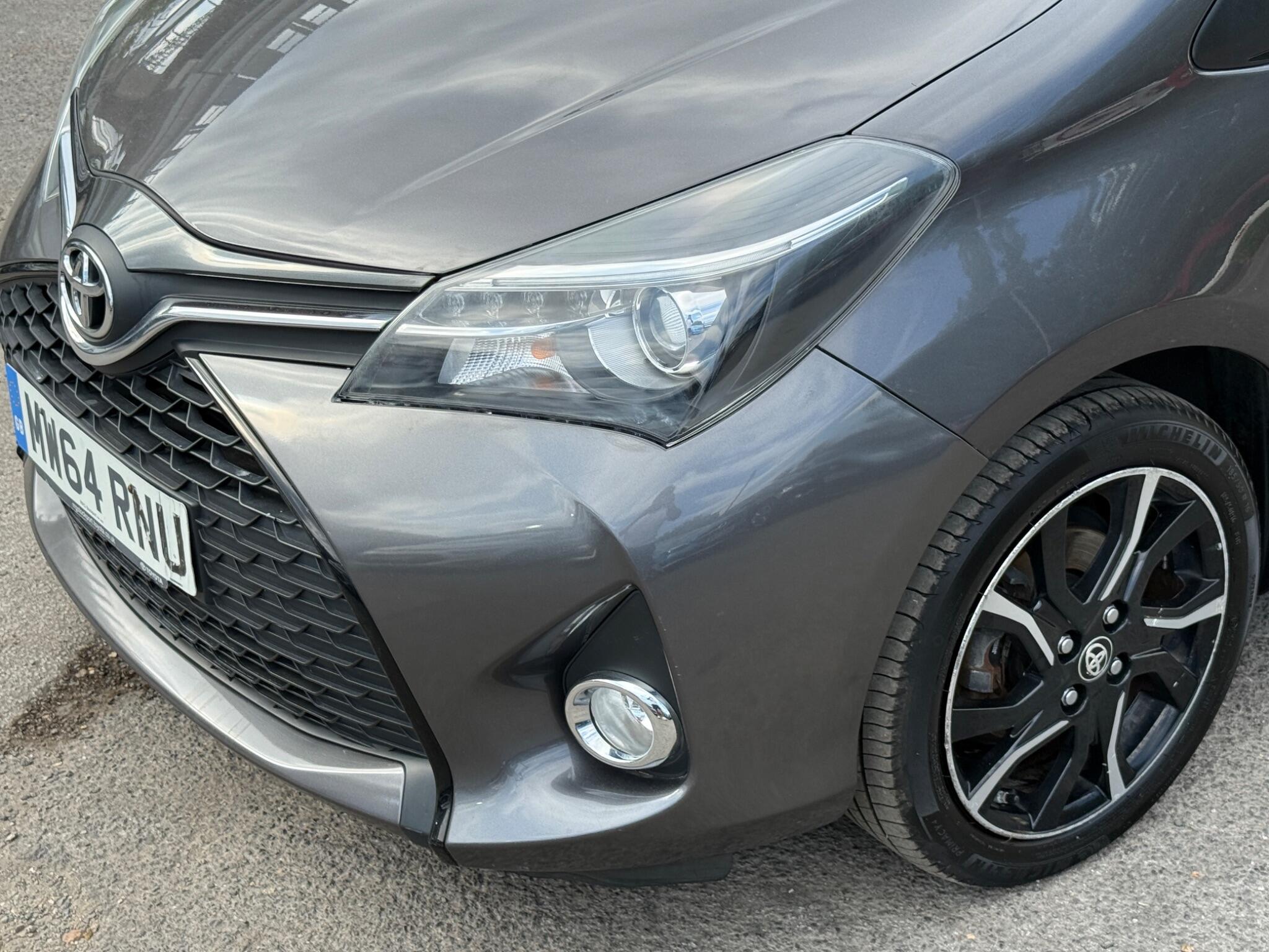 Toyota Yaris - Image 23