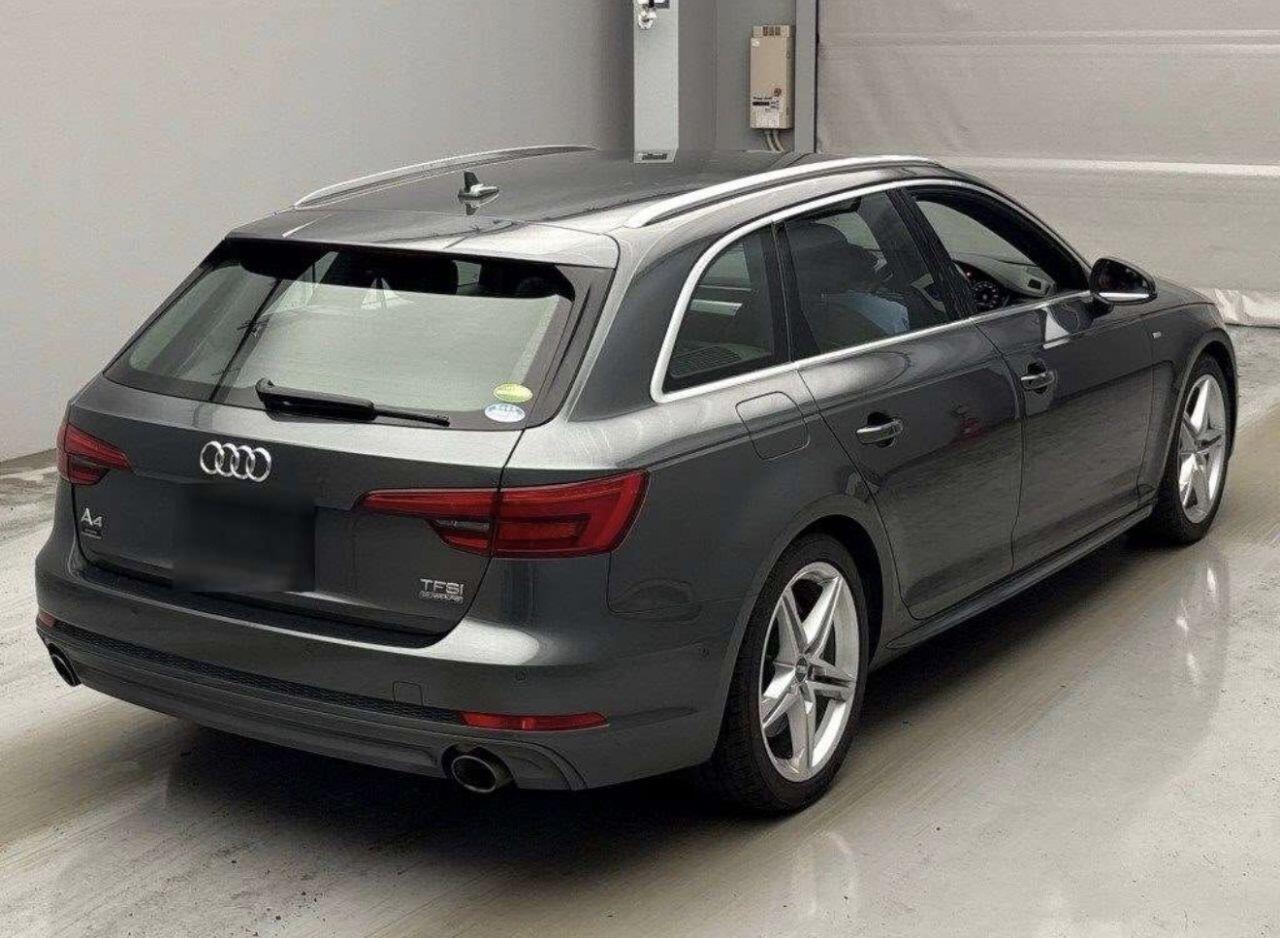Audi A4 view 3