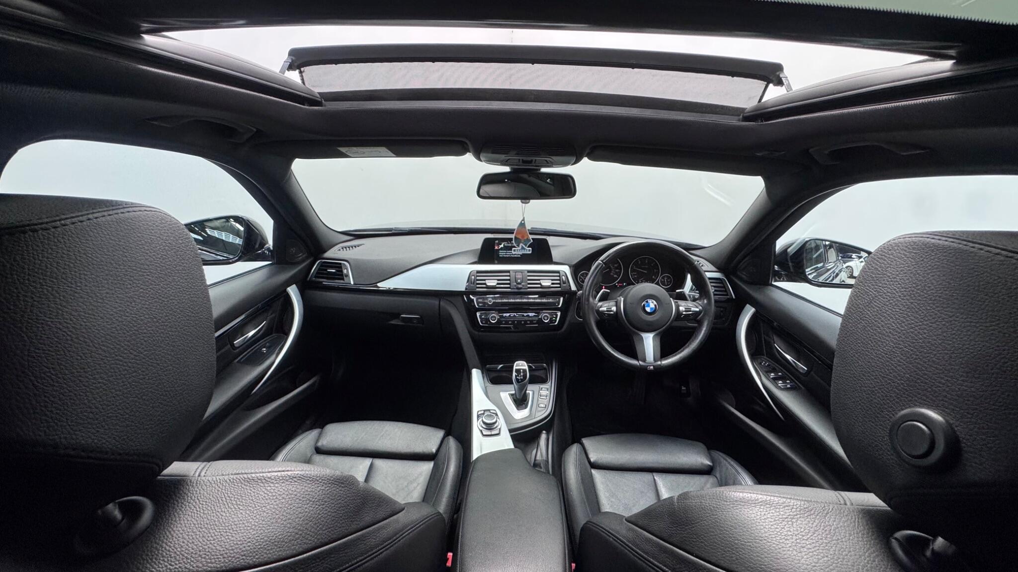 BMW 3 Series view 4