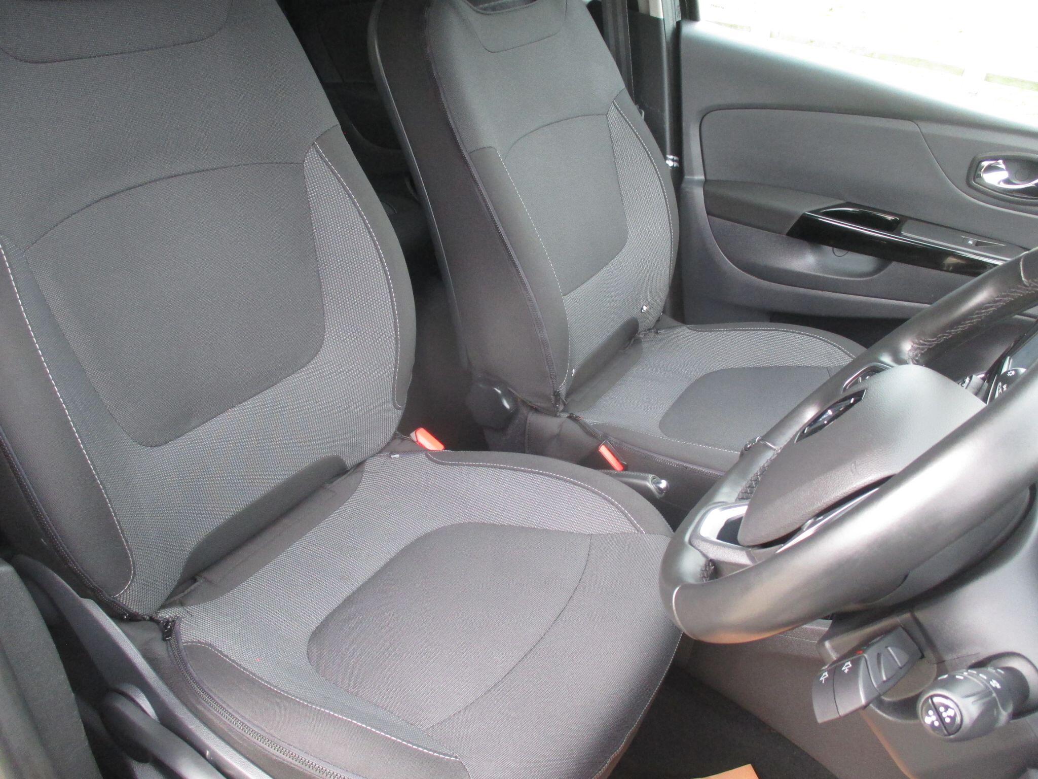 Renault Captur view 19
