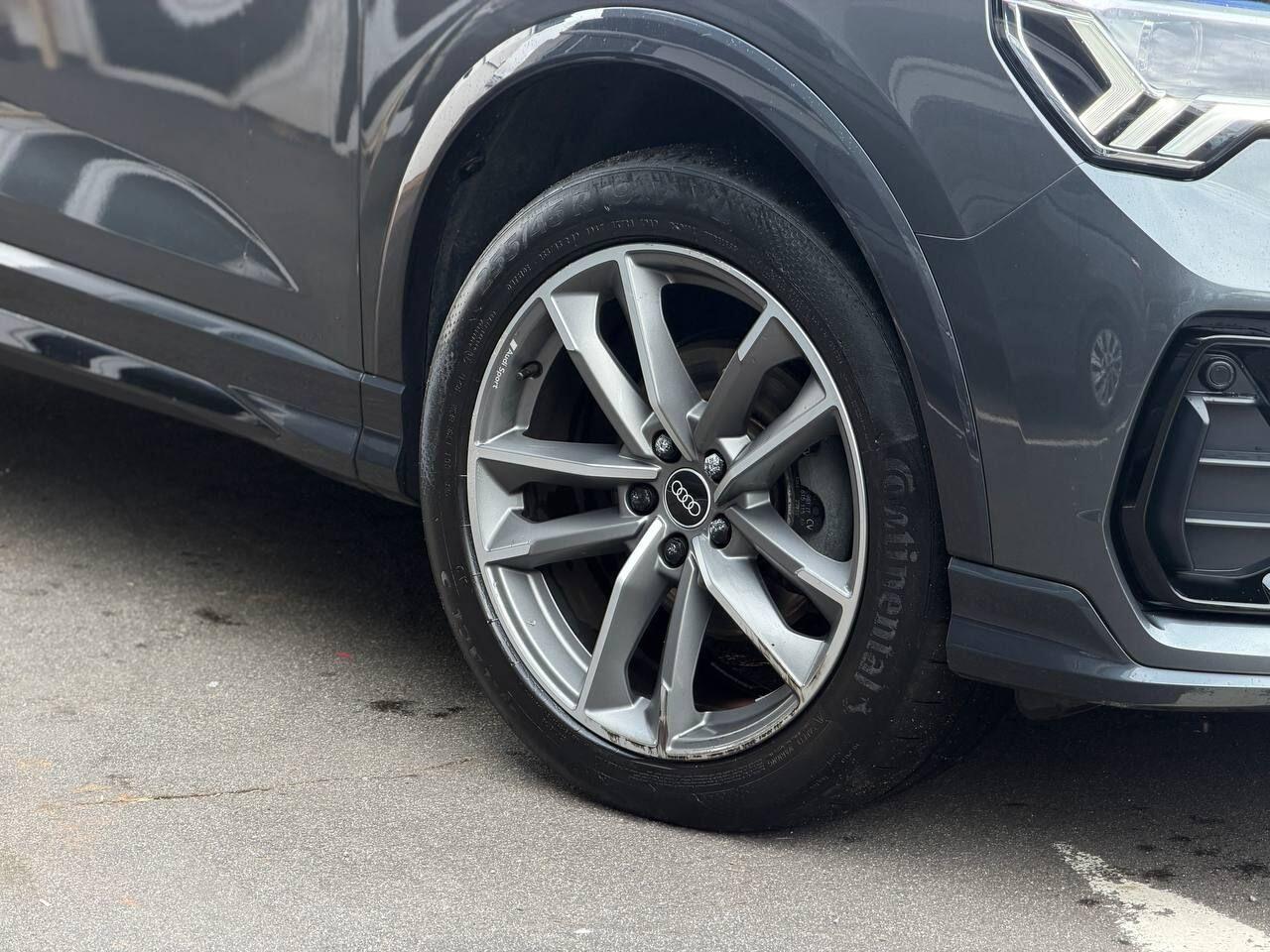 Audi Q3 view 58