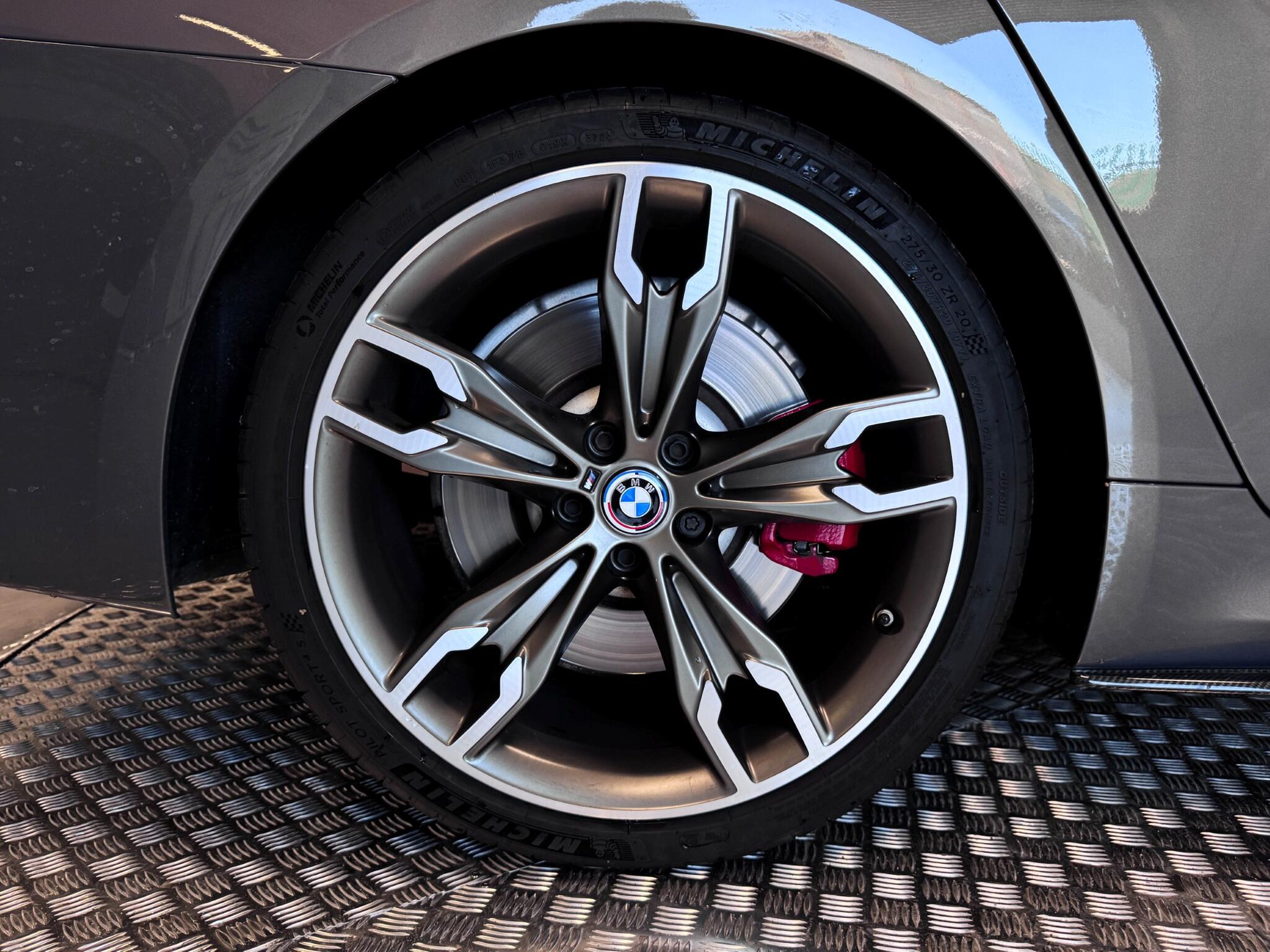 BMW 5 Series view 76