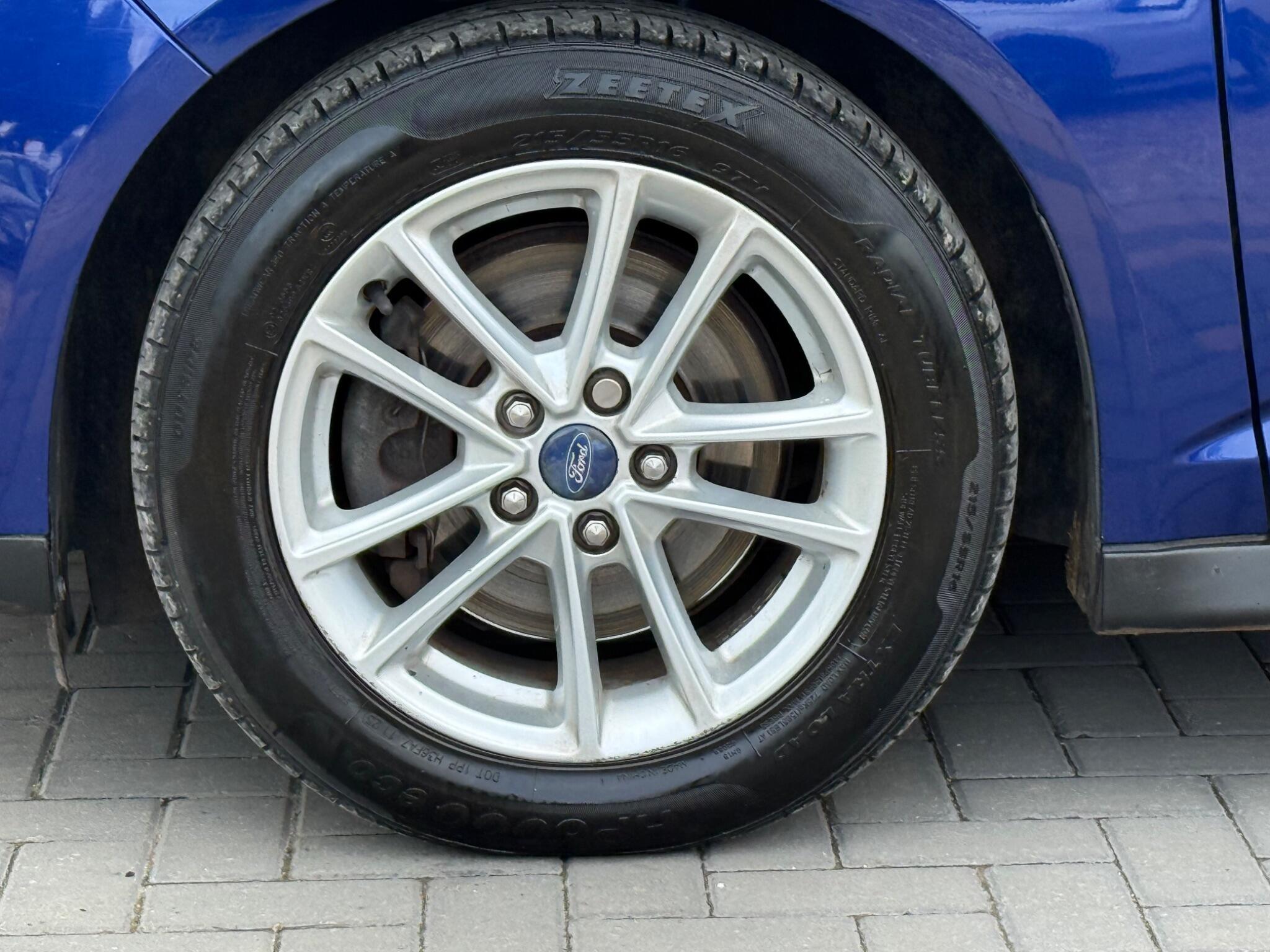 Ford Grand C-Max view 14