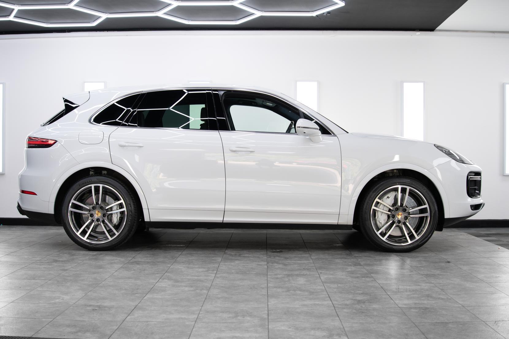 Porsche Cayenne view 3