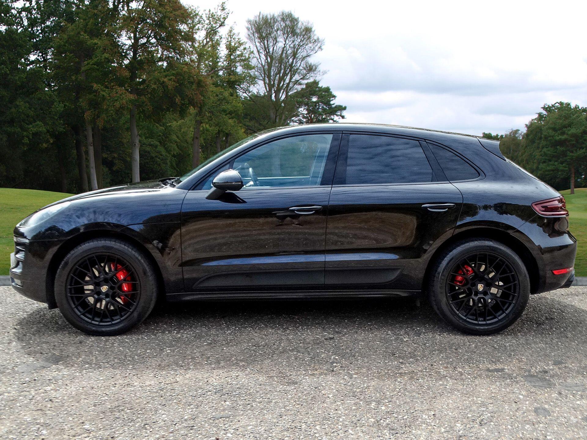 Porsche Macan view 2