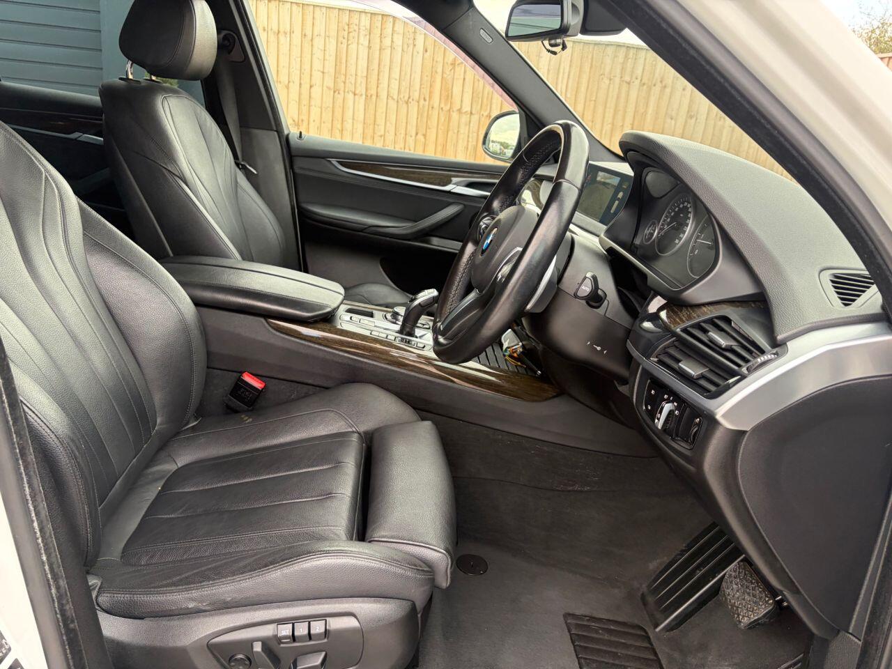 BMW X5 view 16