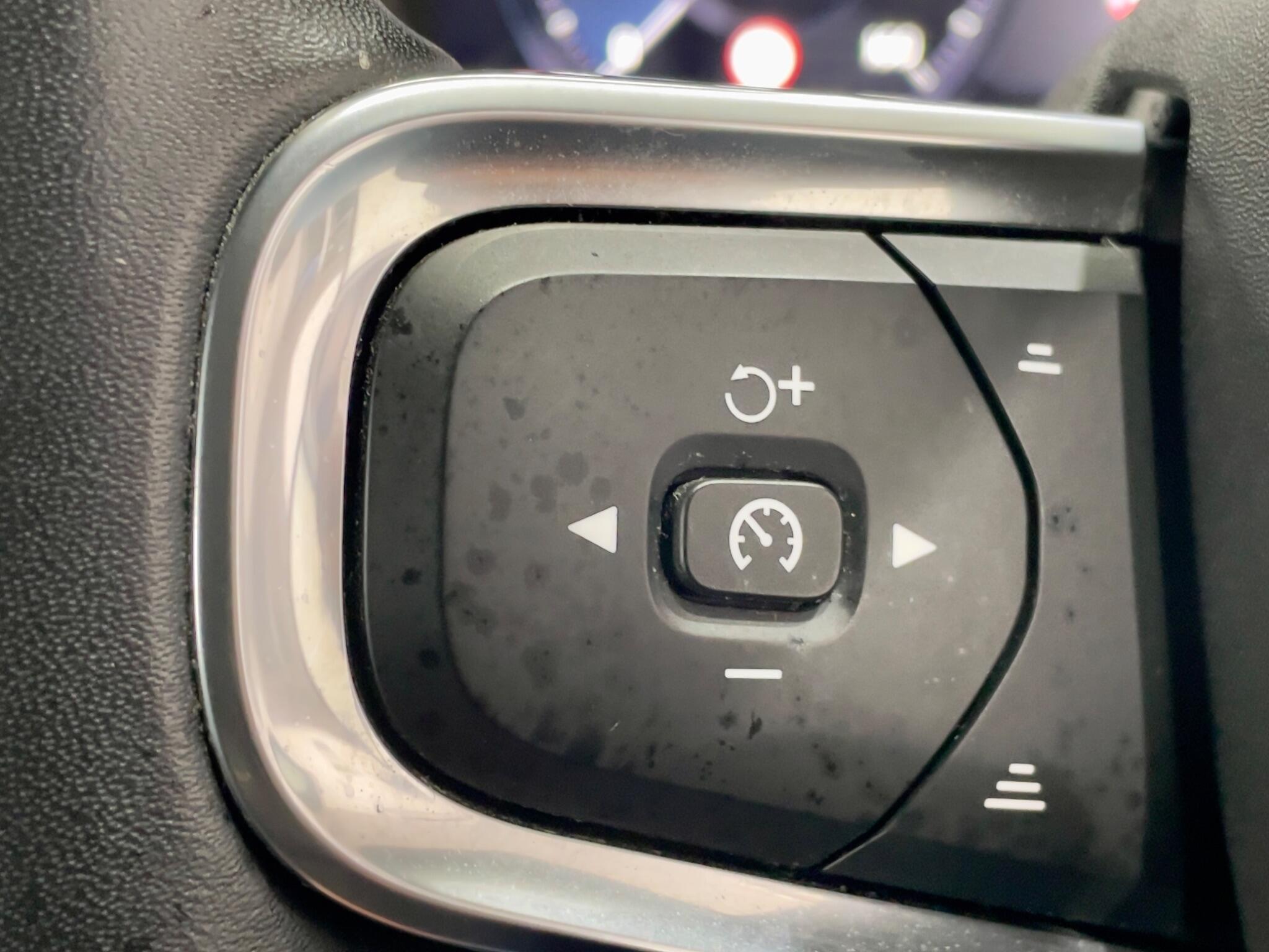 Volvo XC40 view 50