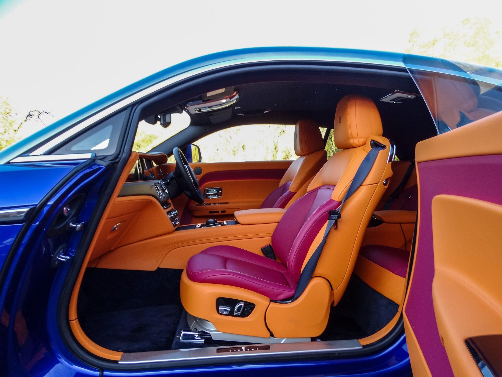 Rolls-Royce Spectre view 3