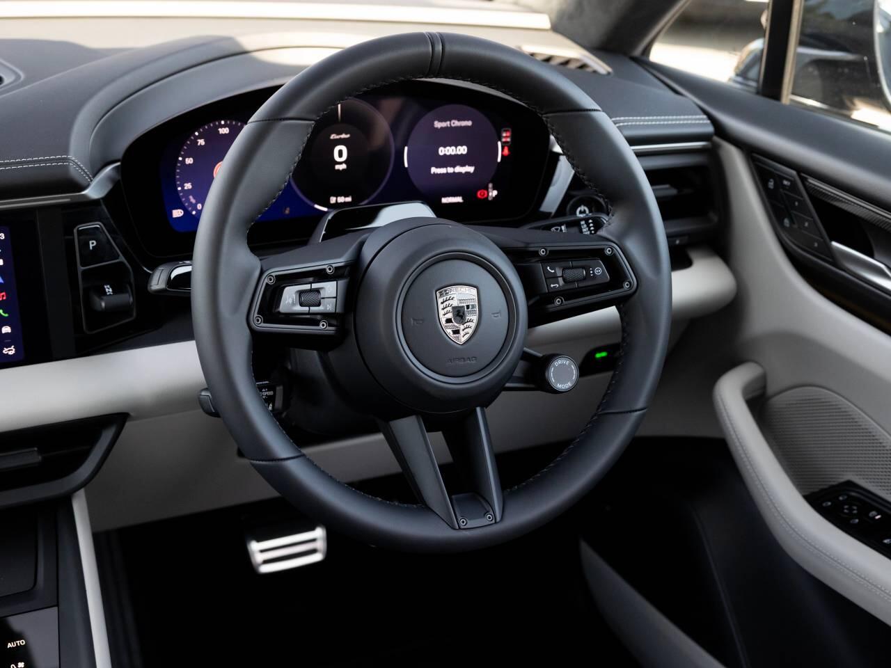 Porsche Macan view 79