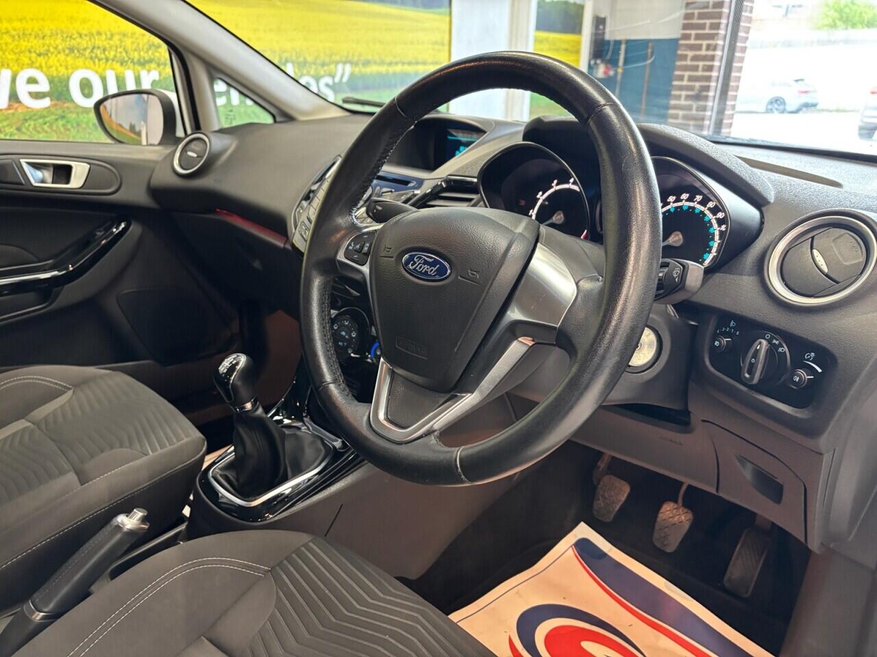 Ford Fiesta view 13