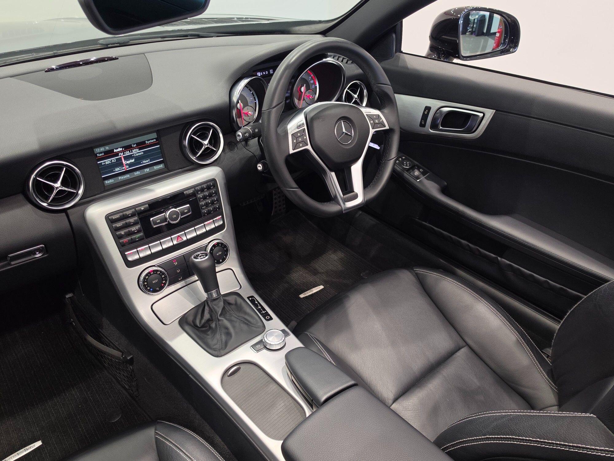 Mercedes-Benz SLK view 23