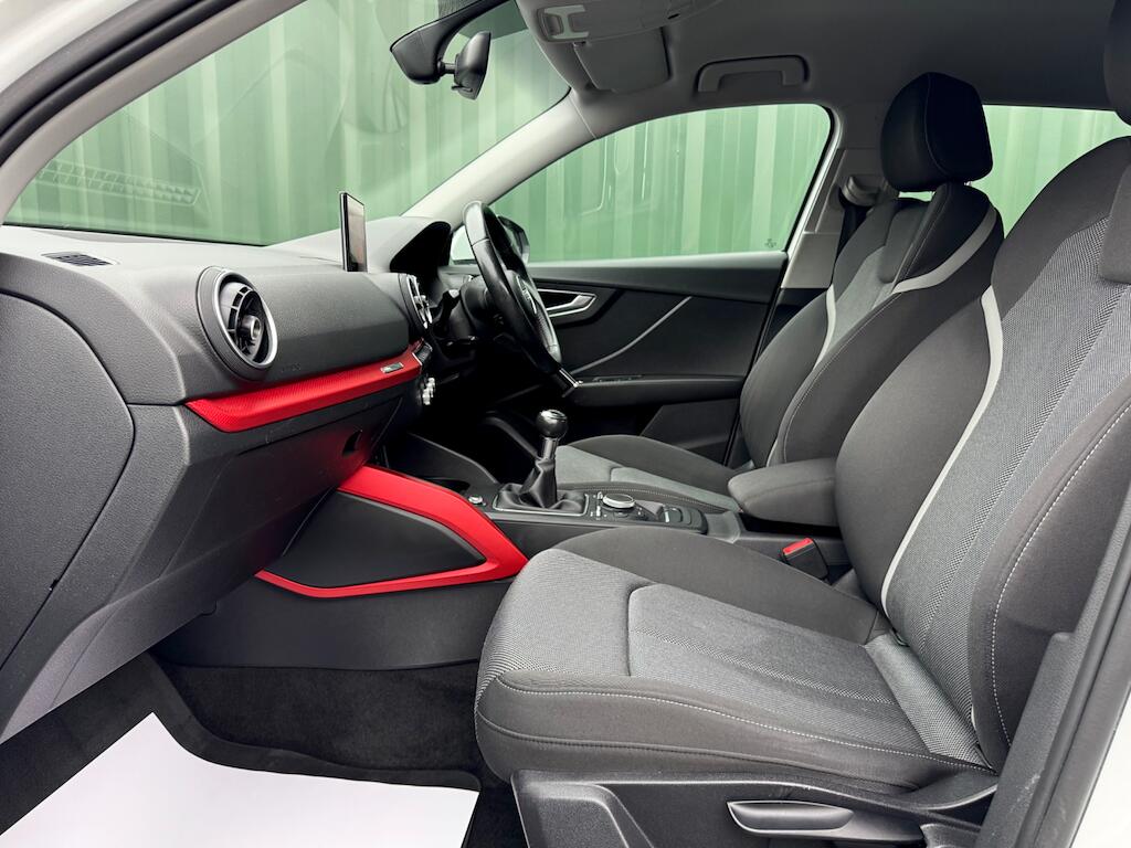 Audi Q2 view 19