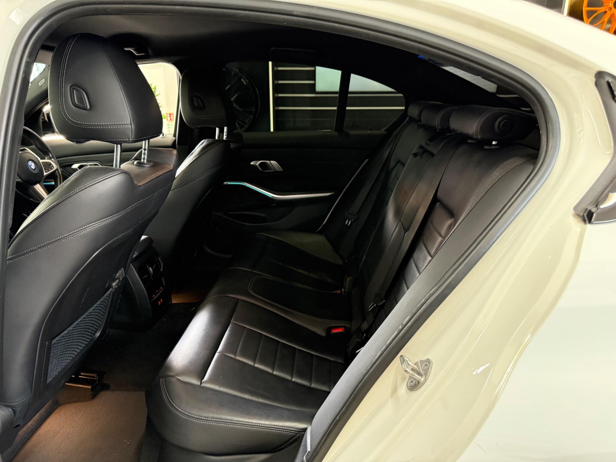 BMW 3 Series view 37