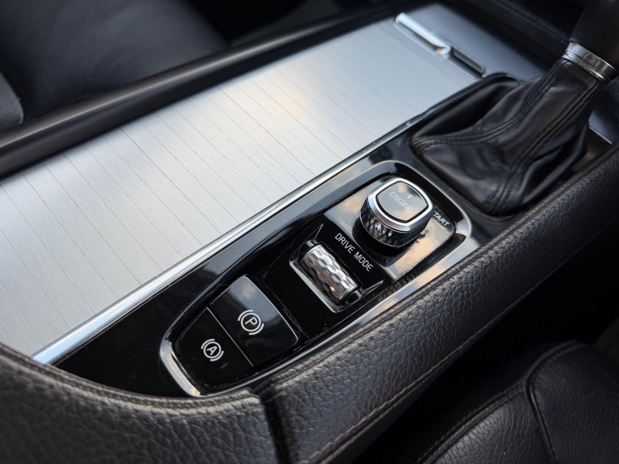 Volvo XC90 view 23
