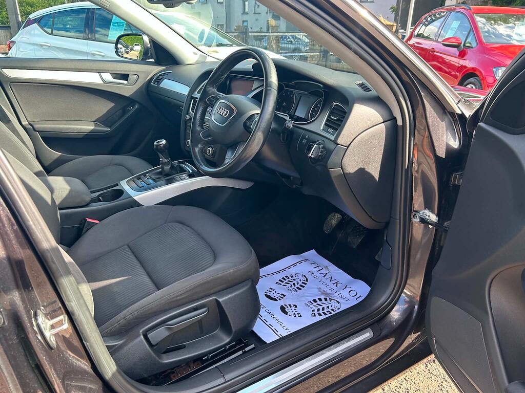 Audi A4 view 8