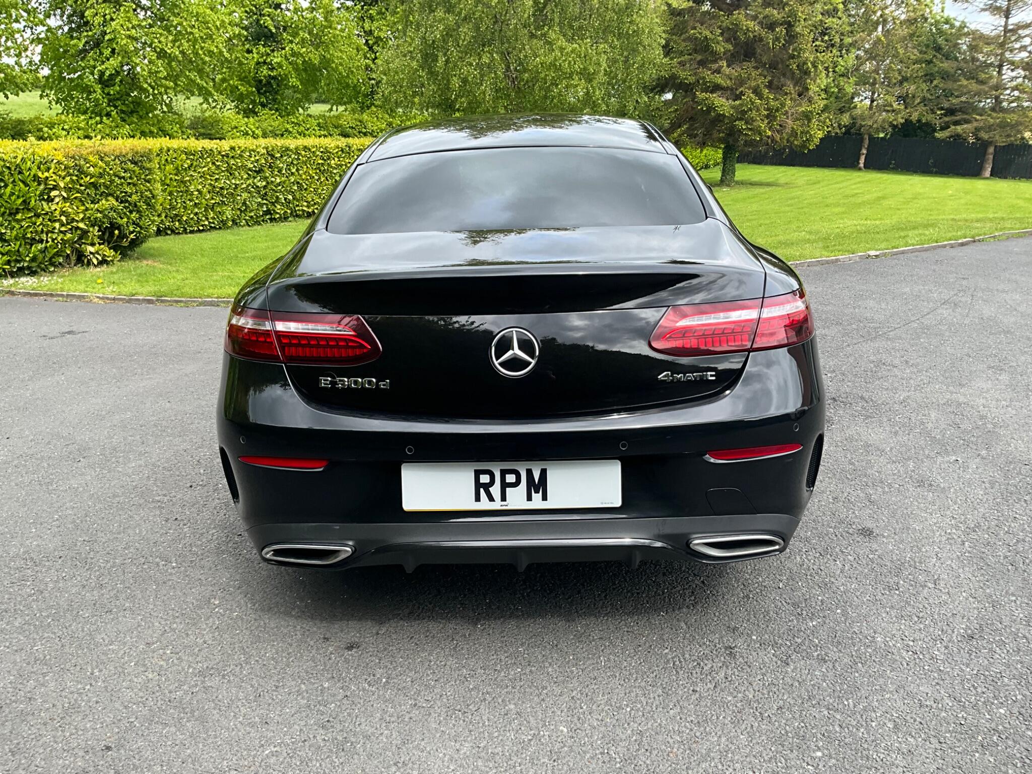 Mercedes-Benz E Class view 4